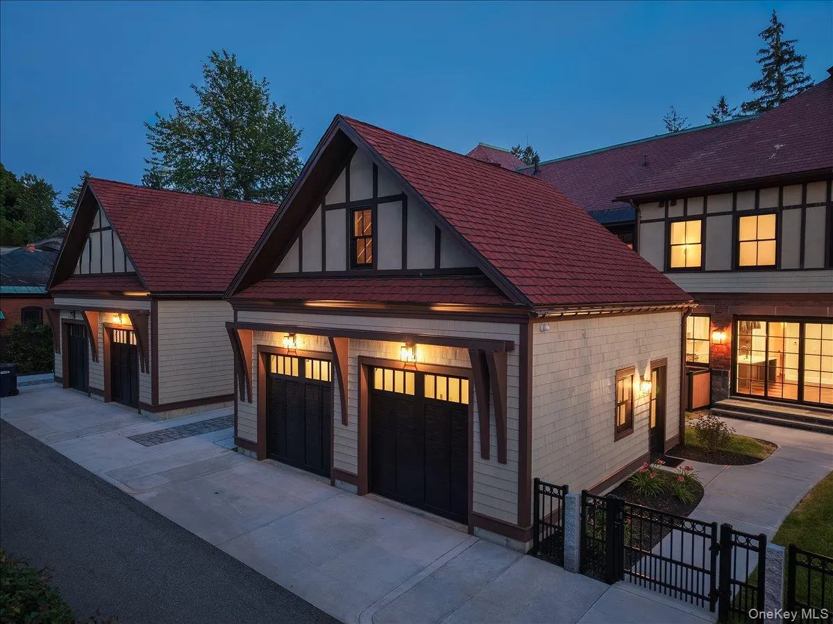 122 Regent Street, Saratoga Springs, NY, 3 Bedrooms Bedrooms, 8 Rooms Rooms,2 BathroomsBathrooms,Residential,For Rent,Regent,0,1035029 122 Regent Street, Saratoga Springs, NY, 3 Bedrooms Bedrooms, 8 Rooms Rooms,2 BathroomsBathrooms,Residential,For Rent,Regent,0,1035029