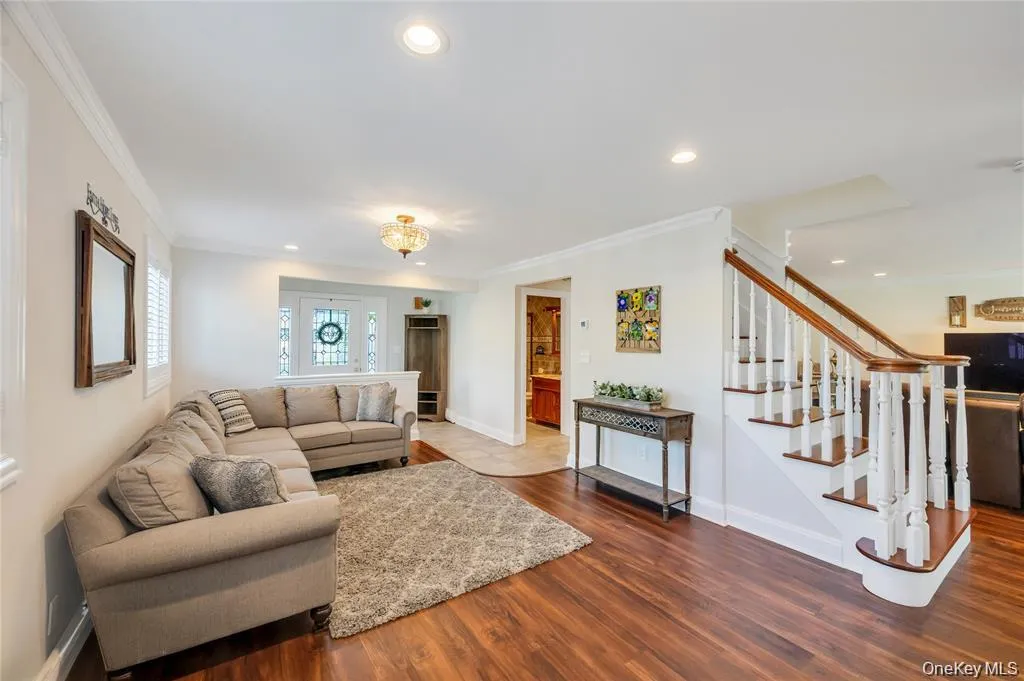 26 Ballad Lane, Oyster Bay, NY, 4 Bedrooms Bedrooms, 10 Rooms Rooms,2 BathroomsBathrooms,Residential,For Rent,Ballad,0,1035033 26 Ballad Lane, Oyster Bay, NY, 4 Bedrooms Bedrooms, 10 Rooms Rooms,2 BathroomsBathrooms,Residential,For Rent,Ballad,0,1035033