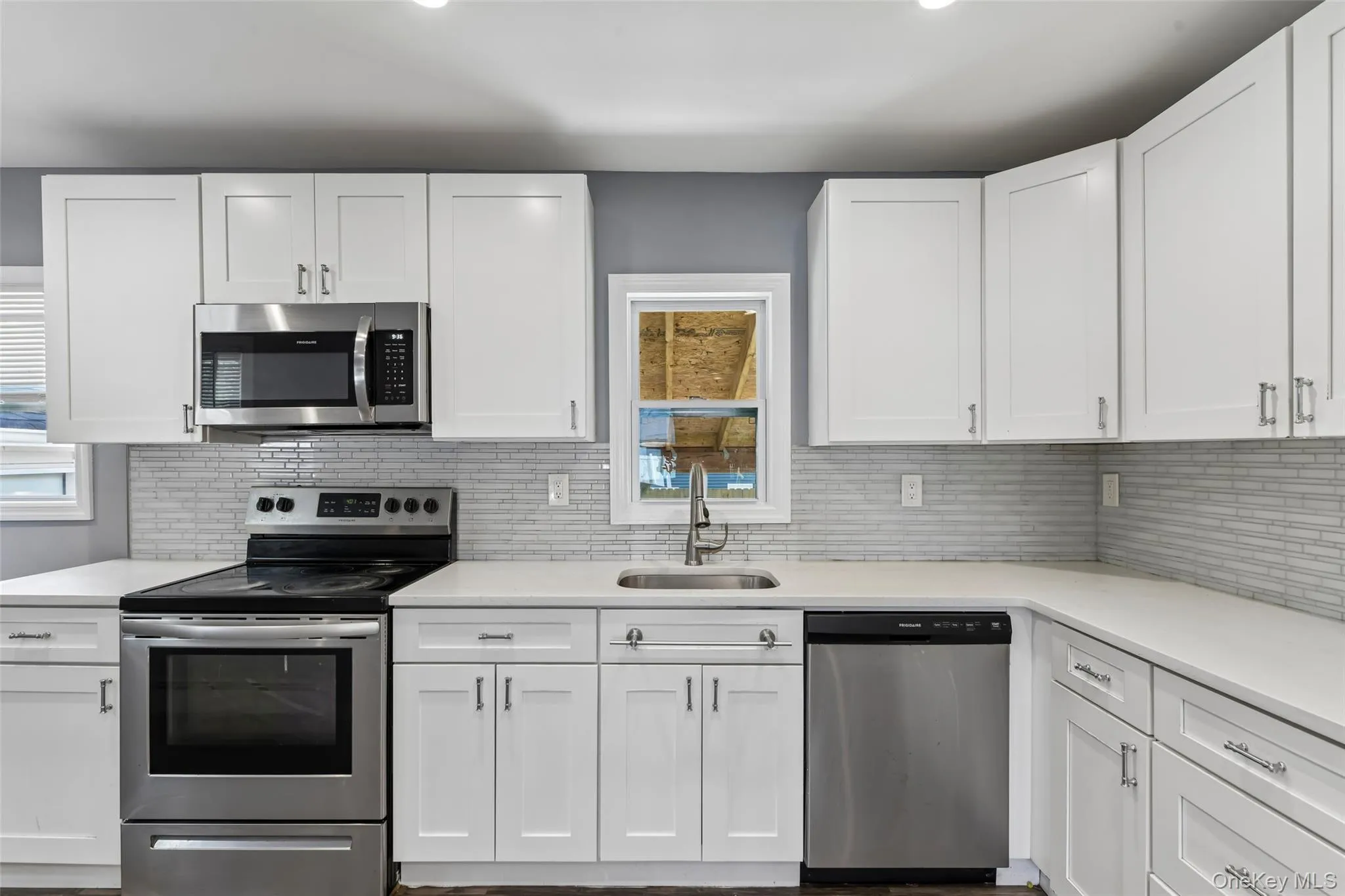 416 Arizona Avenue, Islip, NY, 4 Bedrooms Bedrooms, 19 Rooms Rooms,3 BathroomsBathrooms,Residential,For Rent,Arizona,0,1035035 416 Arizona Avenue, Islip, NY, 4 Bedrooms Bedrooms, 19 Rooms Rooms,3 BathroomsBathrooms,Residential,For Rent,Arizona,0,1035035
