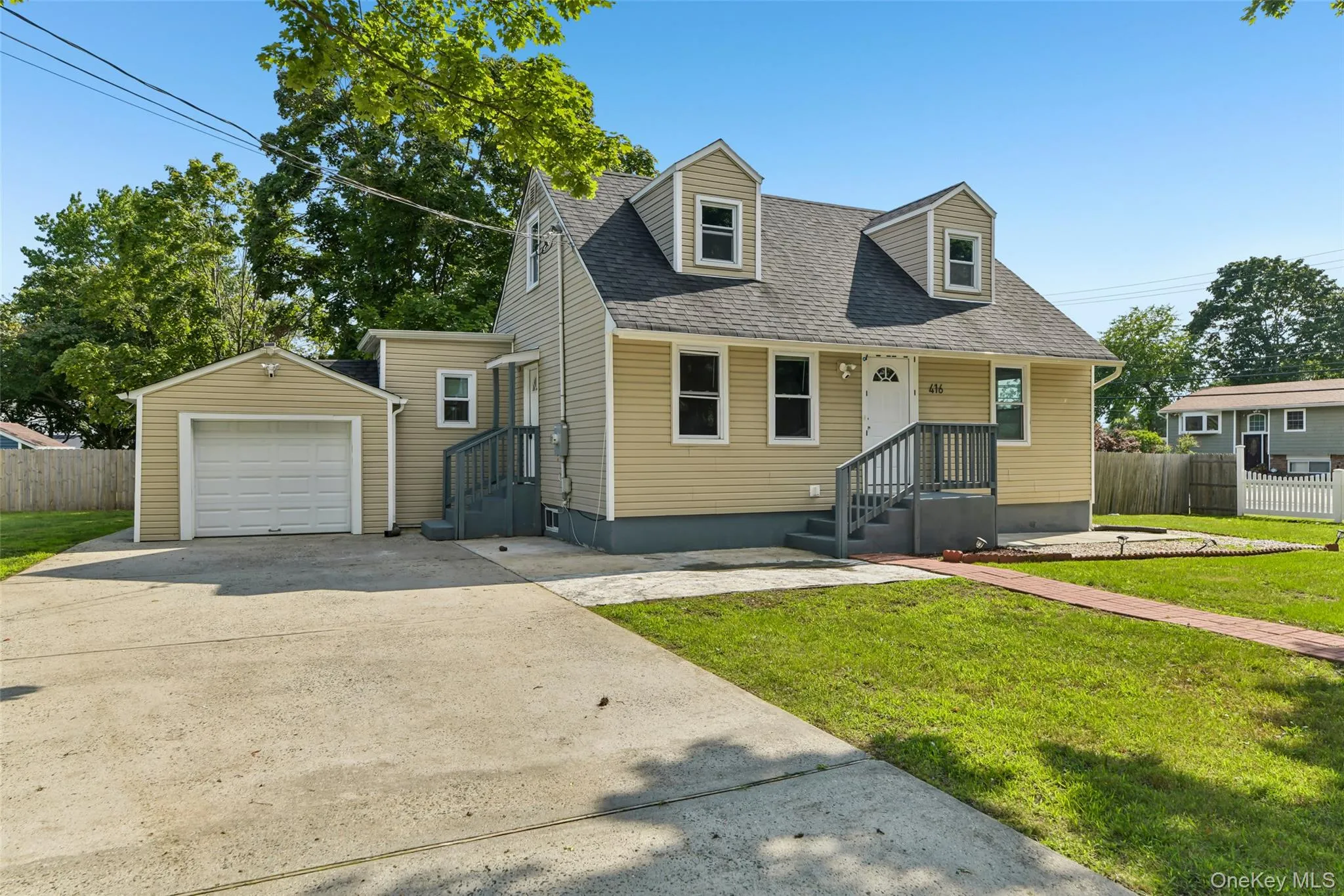 416 Arizona Avenue, Islip, NY, 4 Bedrooms Bedrooms, 19 Rooms Rooms,3 BathroomsBathrooms,Residential,For Rent,Arizona,0,1035035 416 Arizona Avenue, Islip, NY, 4 Bedrooms Bedrooms, 19 Rooms Rooms,3 BathroomsBathrooms,Residential,For Rent,Arizona,0,1035035