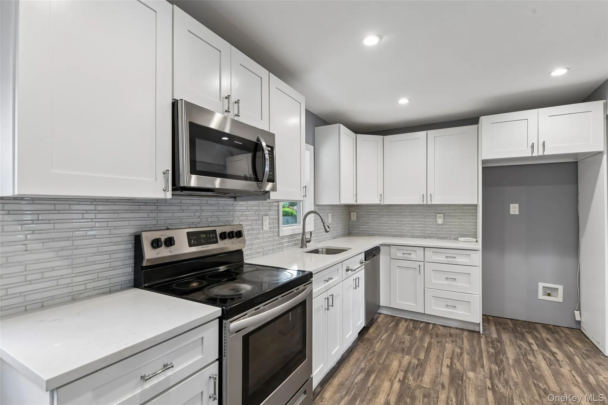 416 Arizona Avenue, Islip, NY, 4 Bedrooms Bedrooms, 19 Rooms Rooms,3 BathroomsBathrooms,Residential,For Rent,Arizona,0,1035035 416 Arizona Avenue, Islip, NY, 4 Bedrooms Bedrooms, 19 Rooms Rooms,3 BathroomsBathrooms,Residential,For Rent,Arizona,0,1035035