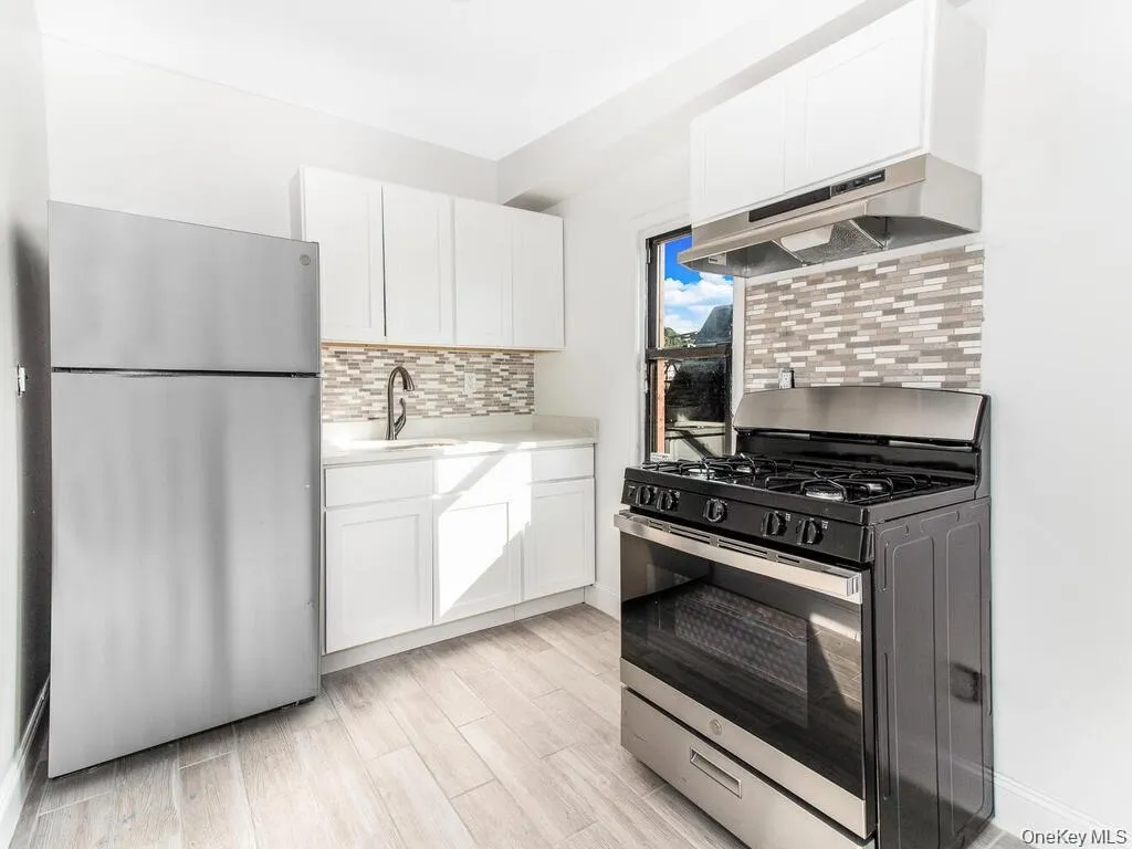 251 Warburton Avenue, Yonkers, NY, 2 Bedrooms Bedrooms, 5 Rooms Rooms,1 BathroomBathrooms,Residential Lease,For Rent,Warburton,0,1035037 251 Warburton Avenue, Yonkers, NY, 2 Bedrooms Bedrooms, 5 Rooms Rooms,1 BathroomBathrooms,Residential Lease,For Rent,Warburton,0,1035037