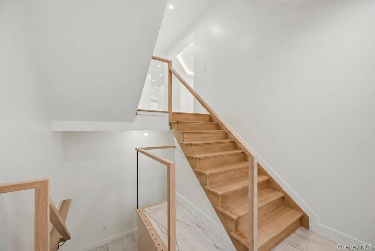 27 Ewing Avenue, Ramapo, NY, 8 Bedrooms Bedrooms, 15 Rooms Rooms,5 BathroomsBathrooms,Residential,For Rent,Ewing,0,1035038 27 Ewing Avenue, Ramapo, NY, 8 Bedrooms Bedrooms, 15 Rooms Rooms,5 BathroomsBathrooms,Residential,For Rent,Ewing,0,1035038