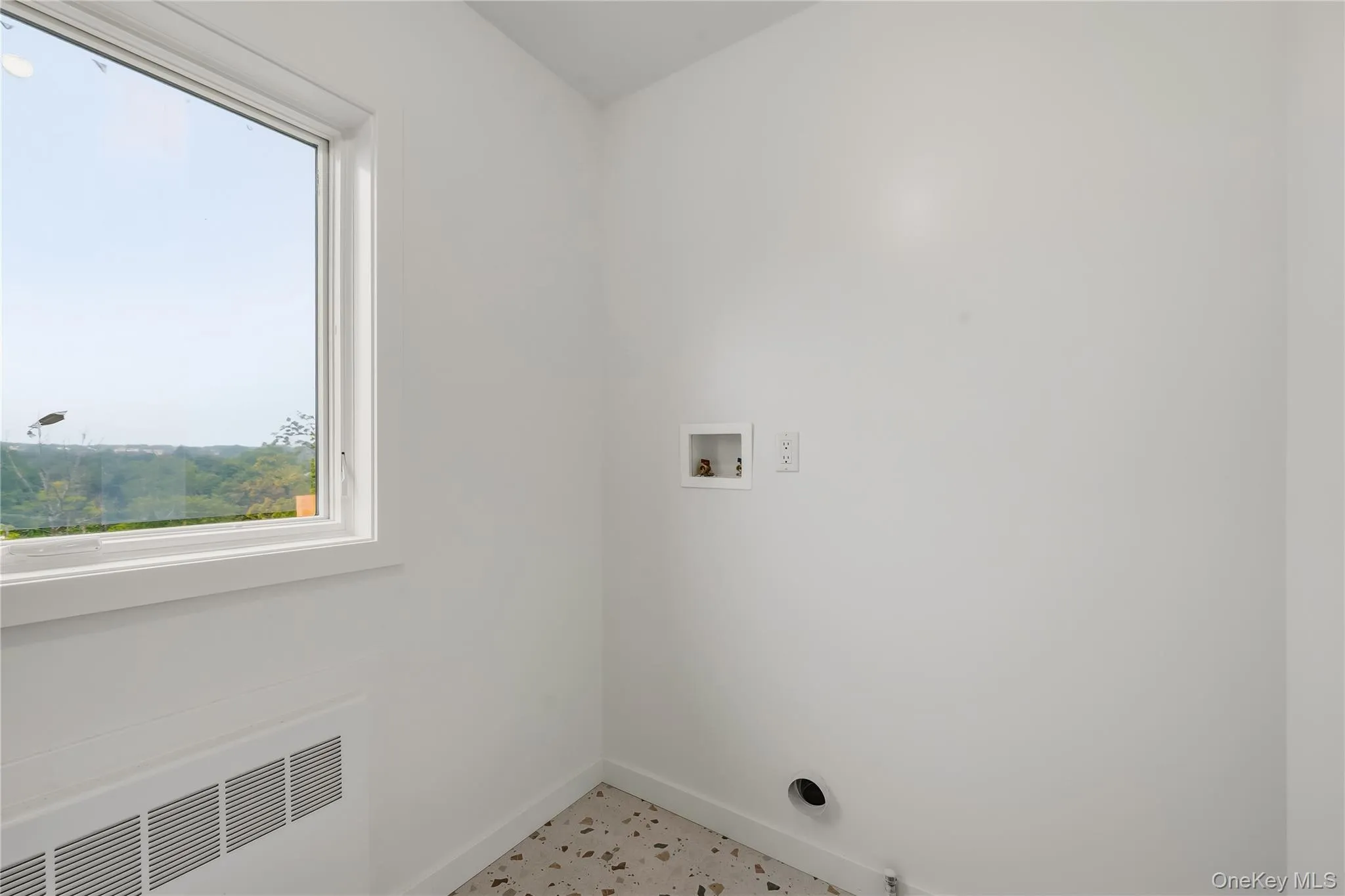 27 Ewing Avenue, Ramapo, NY, 8 Bedrooms Bedrooms, 15 Rooms Rooms,5 BathroomsBathrooms,Residential,For Rent,Ewing,0,1035038 27 Ewing Avenue, Ramapo, NY, 8 Bedrooms Bedrooms, 15 Rooms Rooms,5 BathroomsBathrooms,Residential,For Rent,Ewing,0,1035038