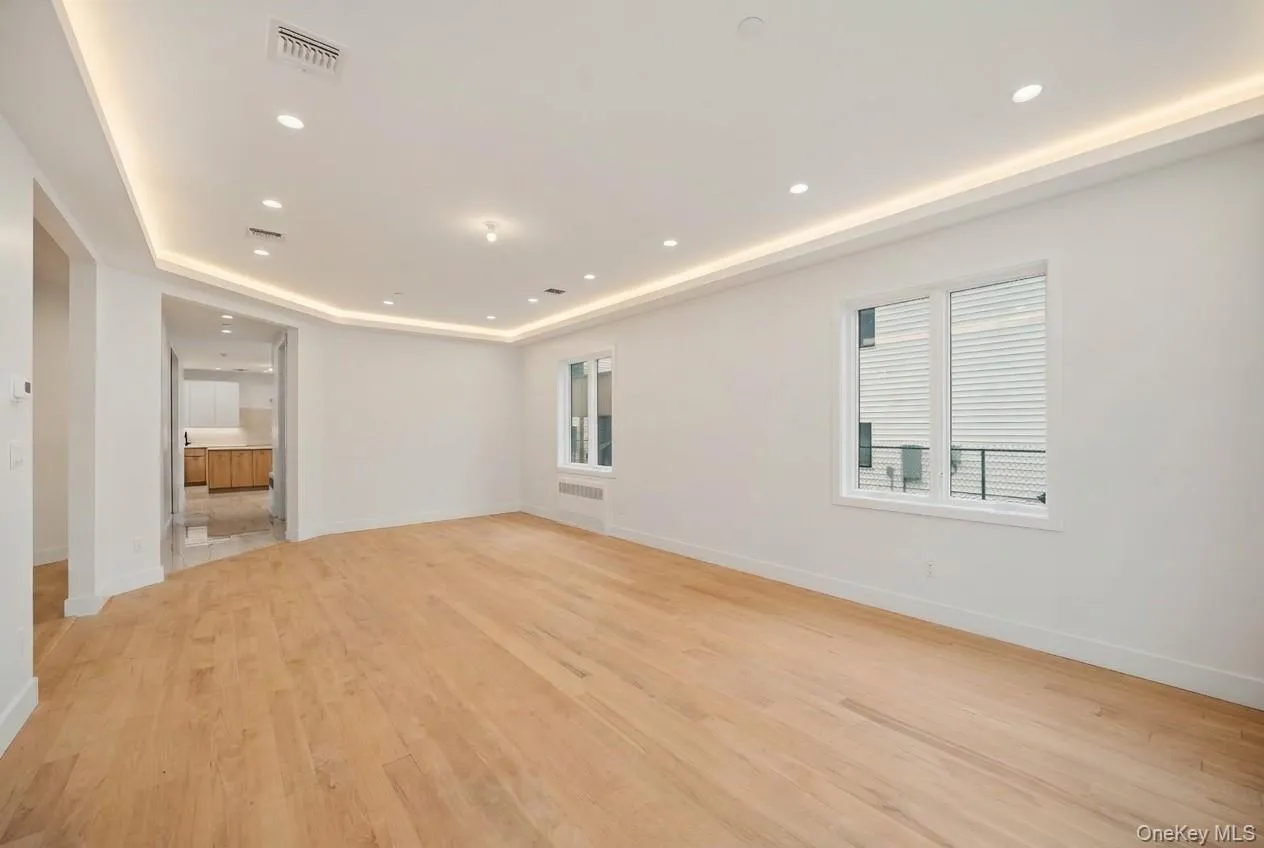 27 Ewing Avenue, Ramapo, NY, 8 Bedrooms Bedrooms, 15 Rooms Rooms,5 BathroomsBathrooms,Residential,For Rent,Ewing,0,1035038 27 Ewing Avenue, Ramapo, NY, 8 Bedrooms Bedrooms, 15 Rooms Rooms,5 BathroomsBathrooms,Residential,For Rent,Ewing,0,1035038