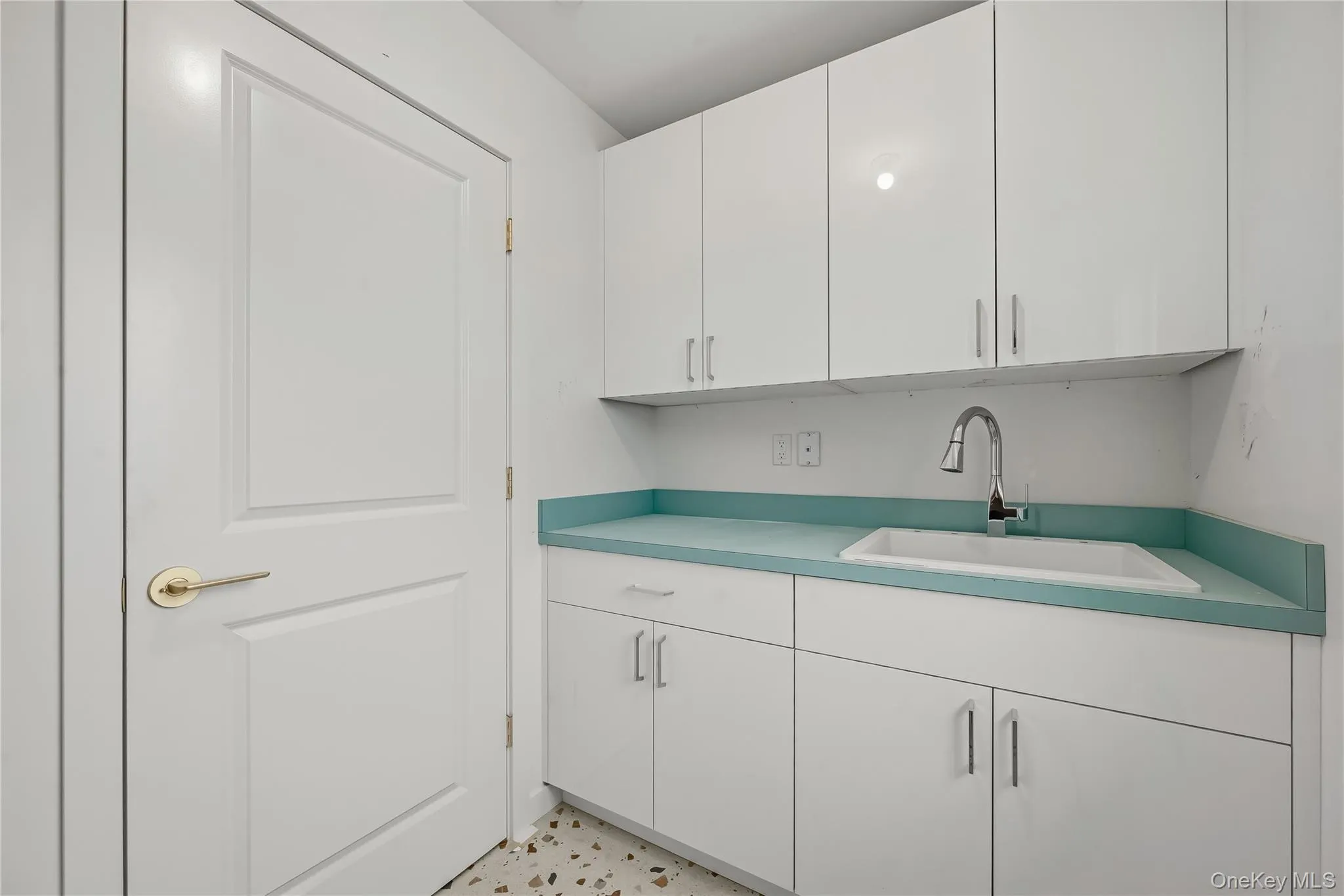 27 Ewing Avenue, Ramapo, NY, 8 Bedrooms Bedrooms, 15 Rooms Rooms,5 BathroomsBathrooms,Residential,For Rent,Ewing,0,1035038 27 Ewing Avenue, Ramapo, NY, 8 Bedrooms Bedrooms, 15 Rooms Rooms,5 BathroomsBathrooms,Residential,For Rent,Ewing,0,1035038
