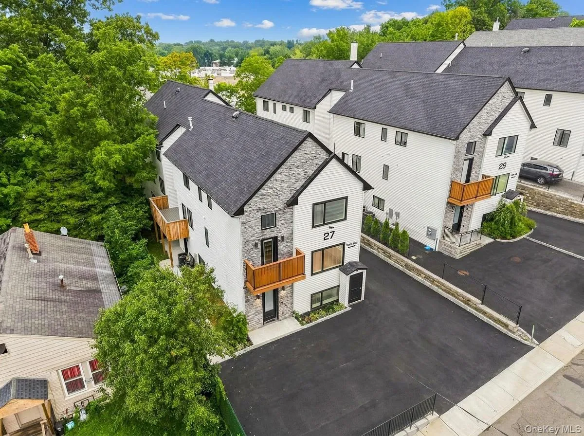 27 Ewing Avenue, Ramapo, NY, 8 Bedrooms Bedrooms, 15 Rooms Rooms,5 BathroomsBathrooms,Residential,For Rent,Ewing,0,1035038 27 Ewing Avenue, Ramapo, NY, 8 Bedrooms Bedrooms, 15 Rooms Rooms,5 BathroomsBathrooms,Residential,For Rent,Ewing,0,1035038