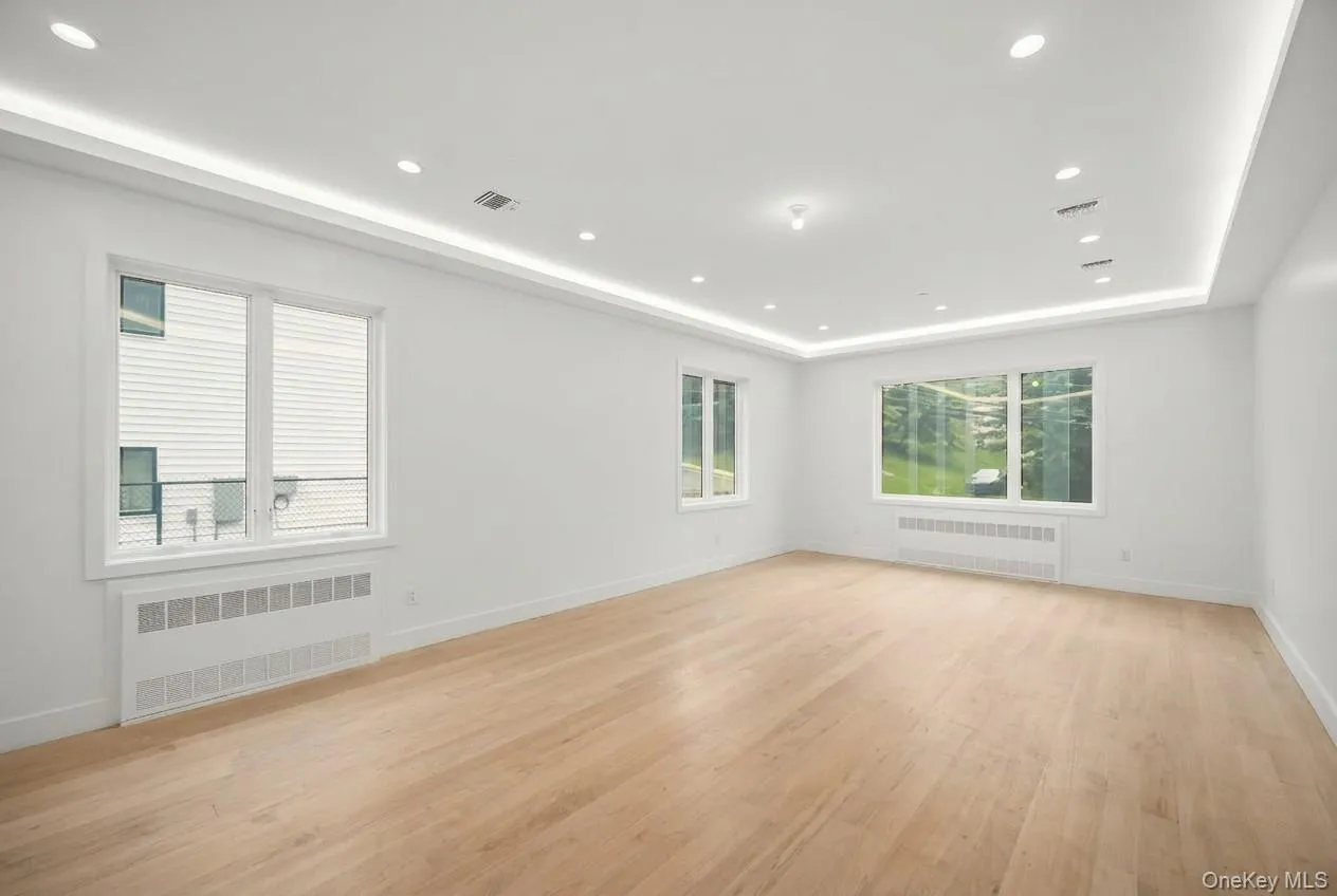 27 Ewing Avenue, Ramapo, NY, 8 Bedrooms Bedrooms, 15 Rooms Rooms,5 BathroomsBathrooms,Residential,For Rent,Ewing,0,1035038 27 Ewing Avenue, Ramapo, NY, 8 Bedrooms Bedrooms, 15 Rooms Rooms,5 BathroomsBathrooms,Residential,For Rent,Ewing,0,1035038