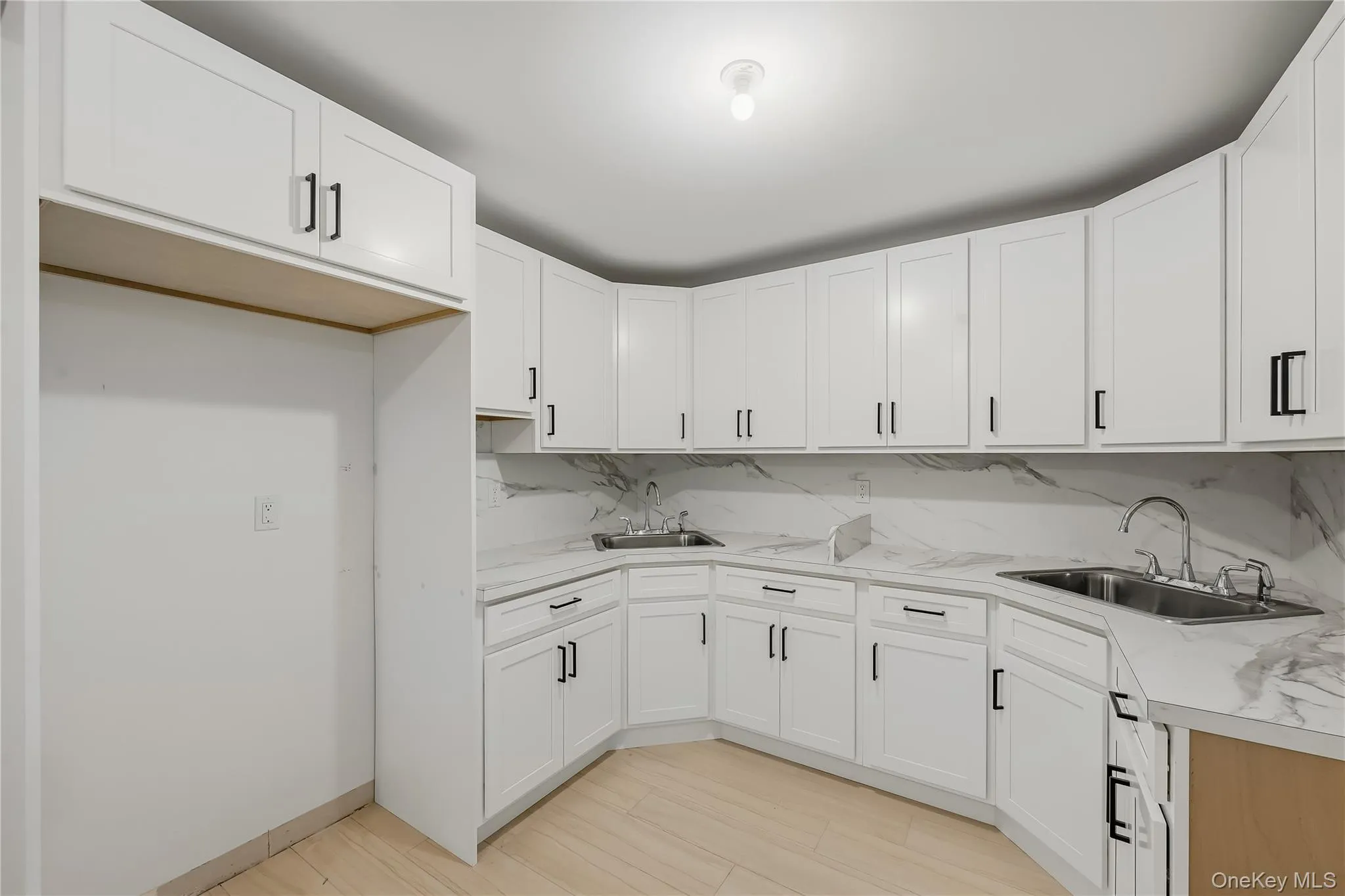 27 Ewing Avenue, Ramapo, NY, 8 Bedrooms Bedrooms, 15 Rooms Rooms,5 BathroomsBathrooms,Residential,For Rent,Ewing,0,1035038 27 Ewing Avenue, Ramapo, NY, 8 Bedrooms Bedrooms, 15 Rooms Rooms,5 BathroomsBathrooms,Residential,For Rent,Ewing,0,1035038