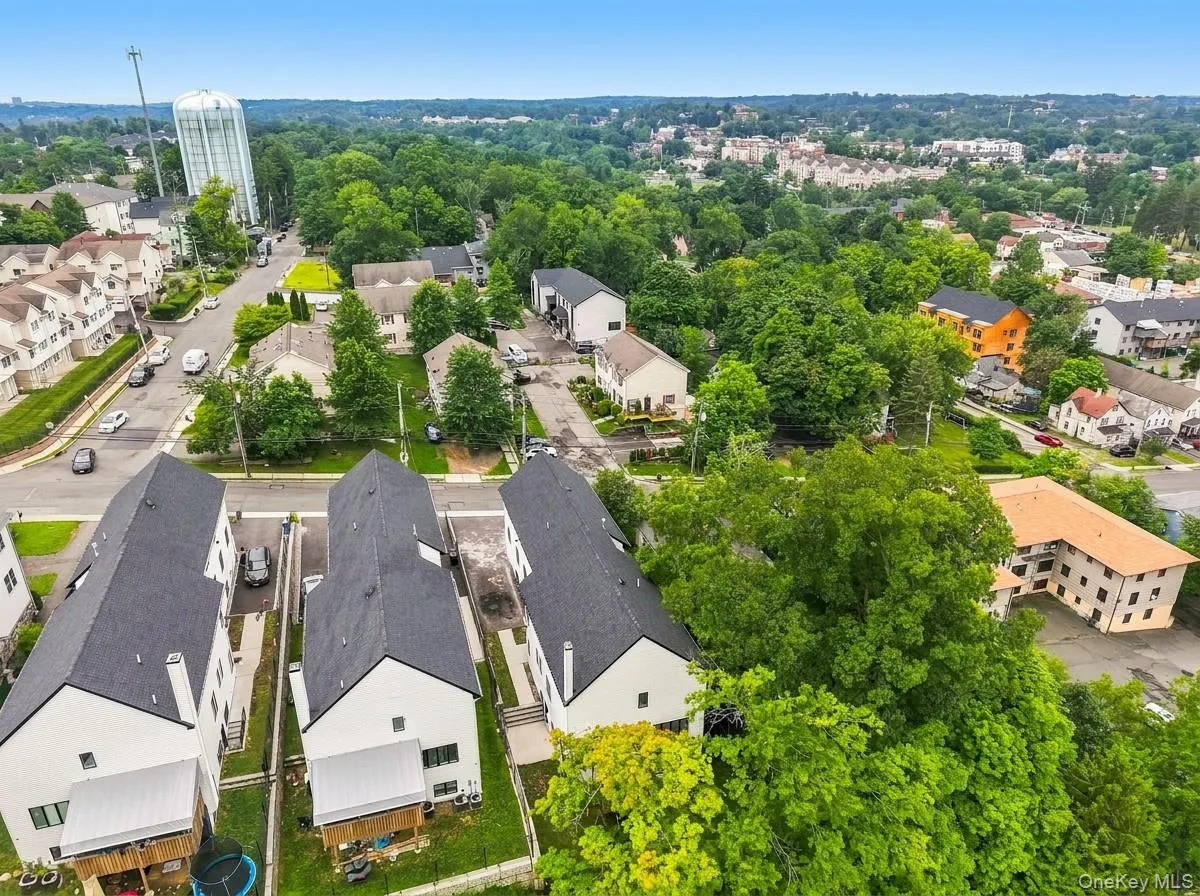 27 Ewing Avenue, Ramapo, NY, 8 Bedrooms Bedrooms, 15 Rooms Rooms,5 BathroomsBathrooms,Residential,For Rent,Ewing,0,1035038 27 Ewing Avenue, Ramapo, NY, 8 Bedrooms Bedrooms, 15 Rooms Rooms,5 BathroomsBathrooms,Residential,For Rent,Ewing,0,1035038