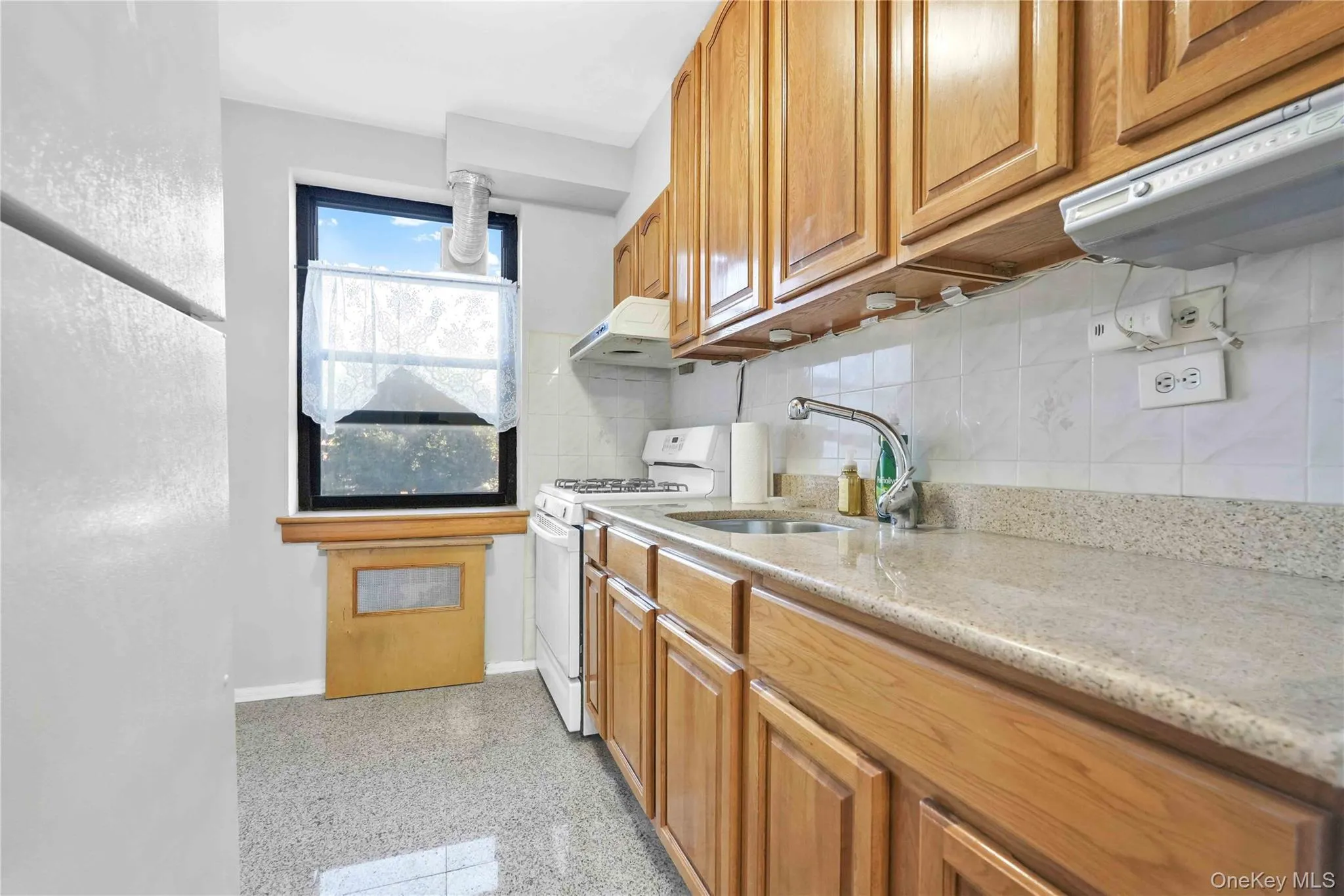 138-18 28th Road, New York, NY, 1 Bedroom Bedrooms, 4 Rooms Rooms,1 BathroomBathrooms,Residential,For Rent,28th,0,1035039 138-18 28th Road, New York, NY, 1 Bedroom Bedrooms, 4 Rooms Rooms,1 BathroomBathrooms,Residential,For Rent,28th,0,1035039