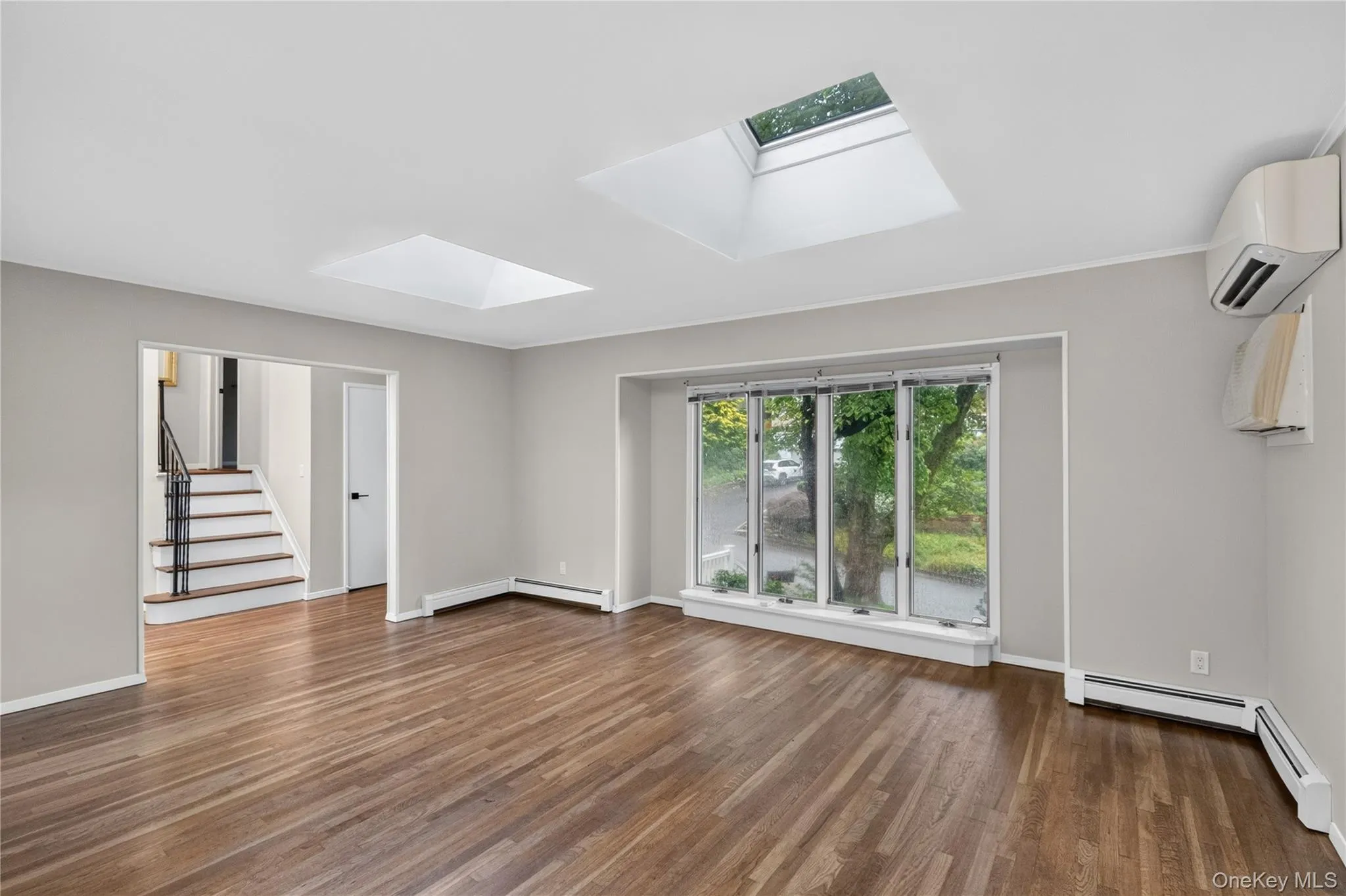 10 Sycamore Road, Glen Cove, NY, 3 Bedrooms Bedrooms, 8 Rooms Rooms,3 BathroomsBathrooms,Residential Lease,For Rent,Sycamore,0,1035040 10 Sycamore Road, Glen Cove, NY, 3 Bedrooms Bedrooms, 8 Rooms Rooms,3 BathroomsBathrooms,Residential Lease,For Rent,Sycamore,0,1035040