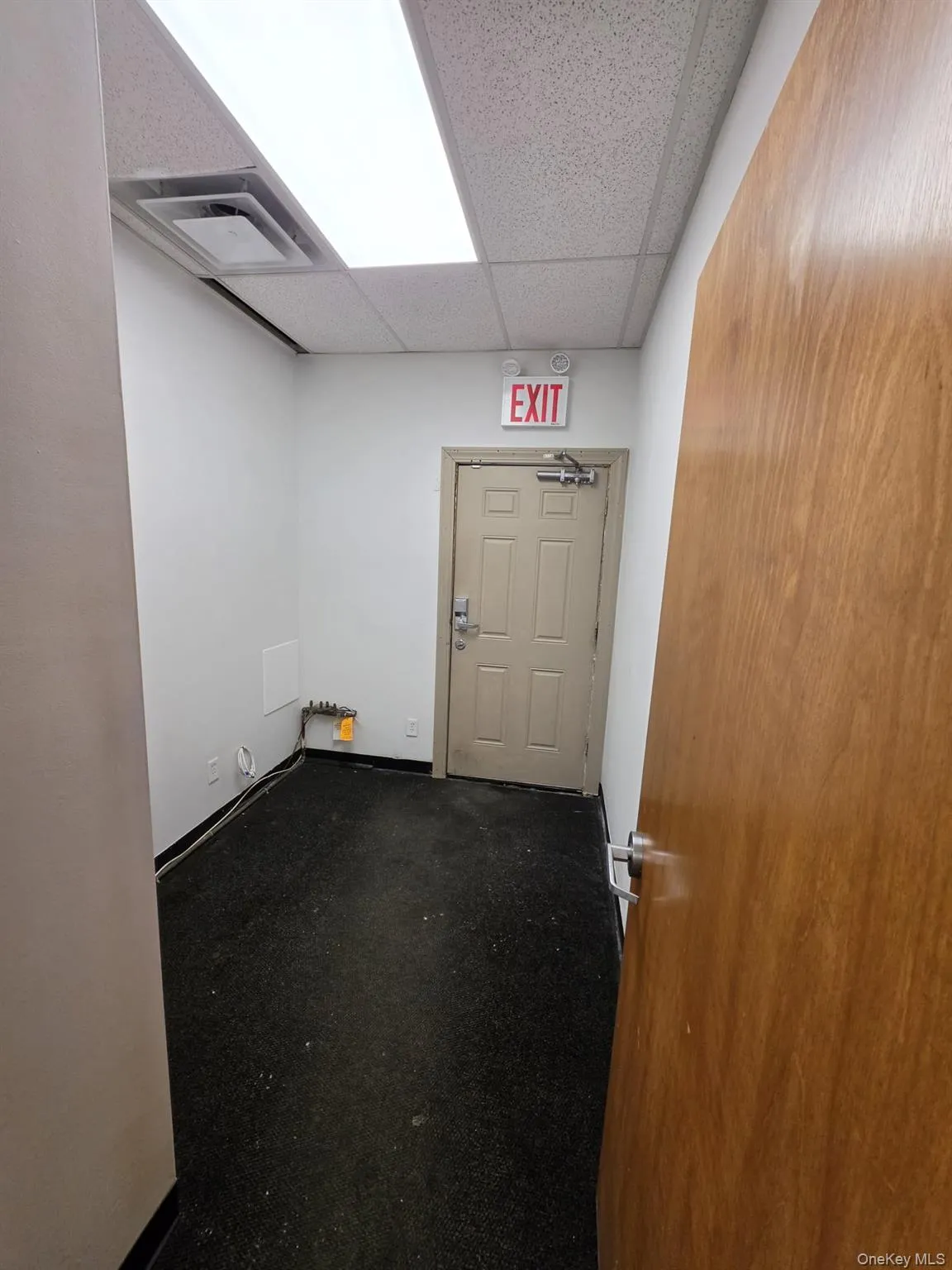 199 Montauk Highway, Babylon, NY, ,Commercial Lease,For Rent,Montauk,0,1035043 199 Montauk Highway, Babylon, NY, ,Commercial Lease,For Rent,Montauk,0,1035043