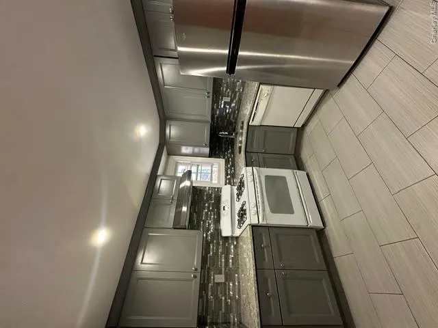 904 Bay Avenue, Oyster Bay, NY, 2 Bedrooms Bedrooms, 4 Rooms Rooms,1 BathroomBathrooms,Residential Lease,For Rent,Bay,0,1035050 904 Bay Avenue, Oyster Bay, NY, 2 Bedrooms Bedrooms, 4 Rooms Rooms,1 BathroomBathrooms,Residential Lease,For Rent,Bay,0,1035050