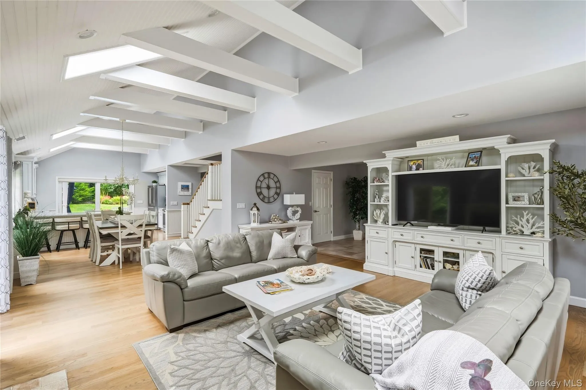 5 Juniper Lane, Southampton, NY, 4 Bedrooms Bedrooms, 14 Rooms Rooms,3 BathroomsBathrooms,Residential,For Rent,Juniper,0,1035054 5 Juniper Lane, Southampton, NY, 4 Bedrooms Bedrooms, 14 Rooms Rooms,3 BathroomsBathrooms,Residential,For Rent,Juniper,0,1035054