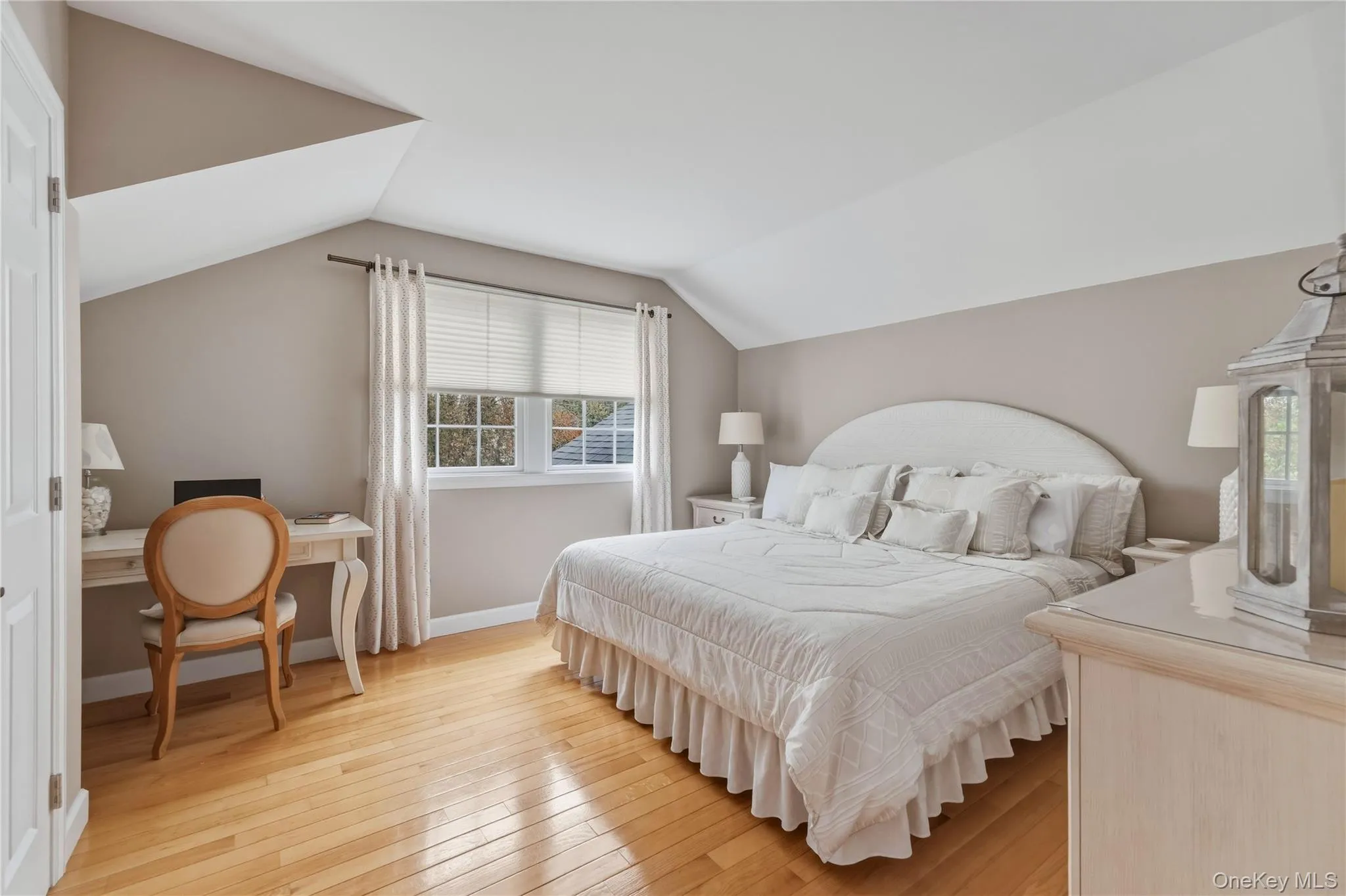 5 Juniper Lane, Southampton, NY, 4 Bedrooms Bedrooms, 14 Rooms Rooms,3 BathroomsBathrooms,Residential,For Rent,Juniper,0,1035054 5 Juniper Lane, Southampton, NY, 4 Bedrooms Bedrooms, 14 Rooms Rooms,3 BathroomsBathrooms,Residential,For Rent,Juniper,0,1035054