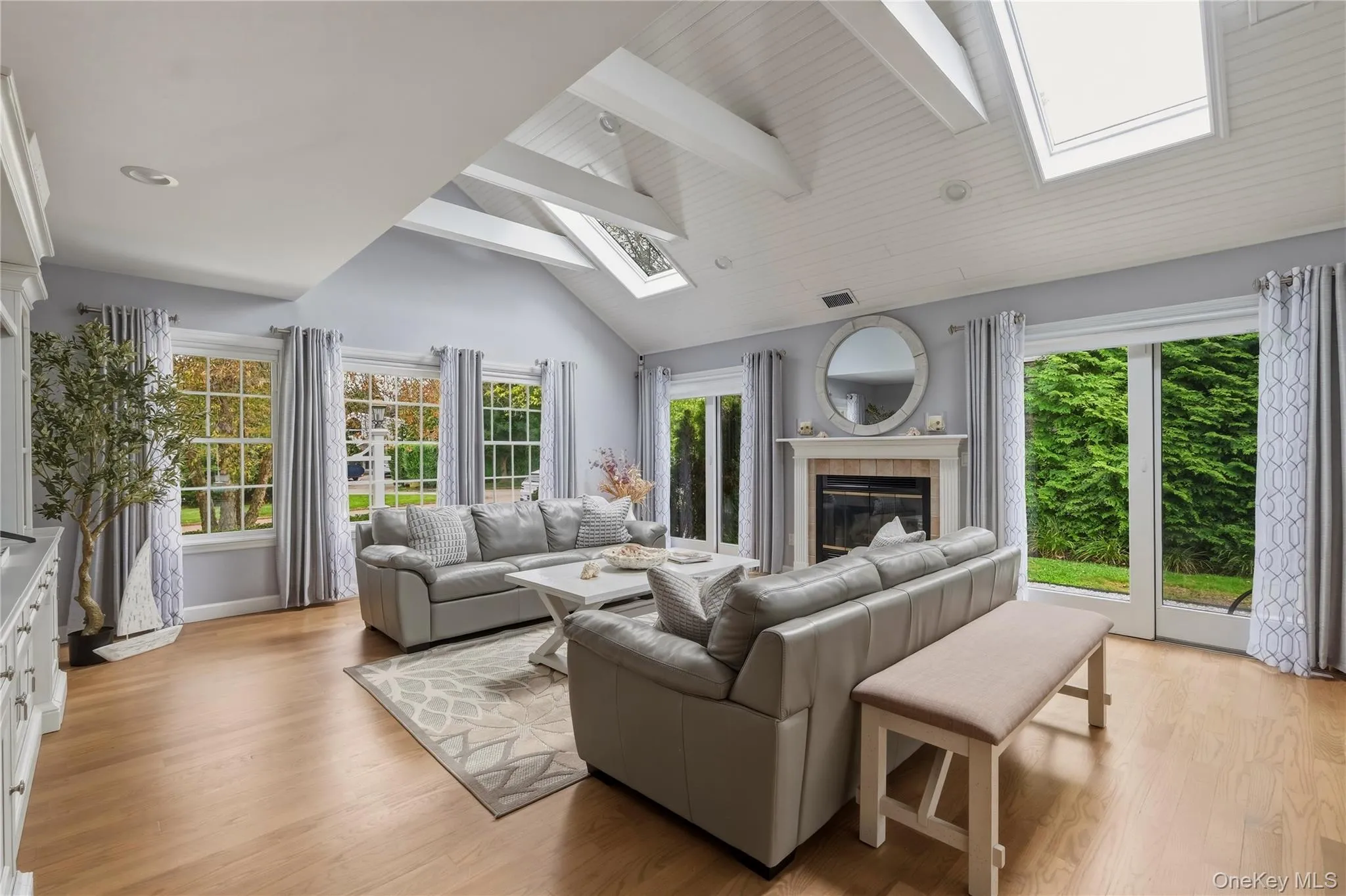 5 Juniper Lane, Southampton, NY, 4 Bedrooms Bedrooms, 14 Rooms Rooms,3 BathroomsBathrooms,Residential,For Rent,Juniper,0,1035054 5 Juniper Lane, Southampton, NY, 4 Bedrooms Bedrooms, 14 Rooms Rooms,3 BathroomsBathrooms,Residential,For Rent,Juniper,0,1035054