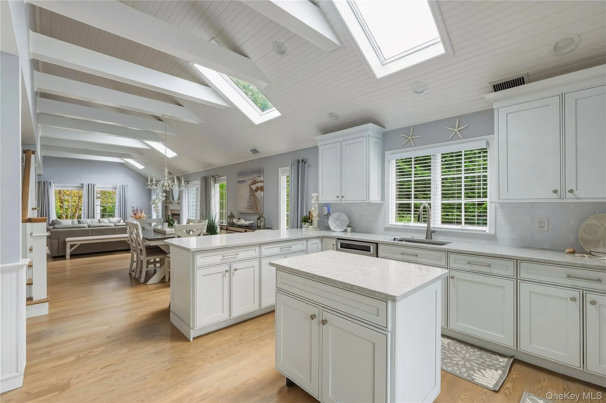 5 Juniper Lane, Southampton, NY, 4 Bedrooms Bedrooms, 14 Rooms Rooms,3 BathroomsBathrooms,Residential,For Rent,Juniper,0,1035054 5 Juniper Lane, Southampton, NY, 4 Bedrooms Bedrooms, 14 Rooms Rooms,3 BathroomsBathrooms,Residential,For Rent,Juniper,0,1035054