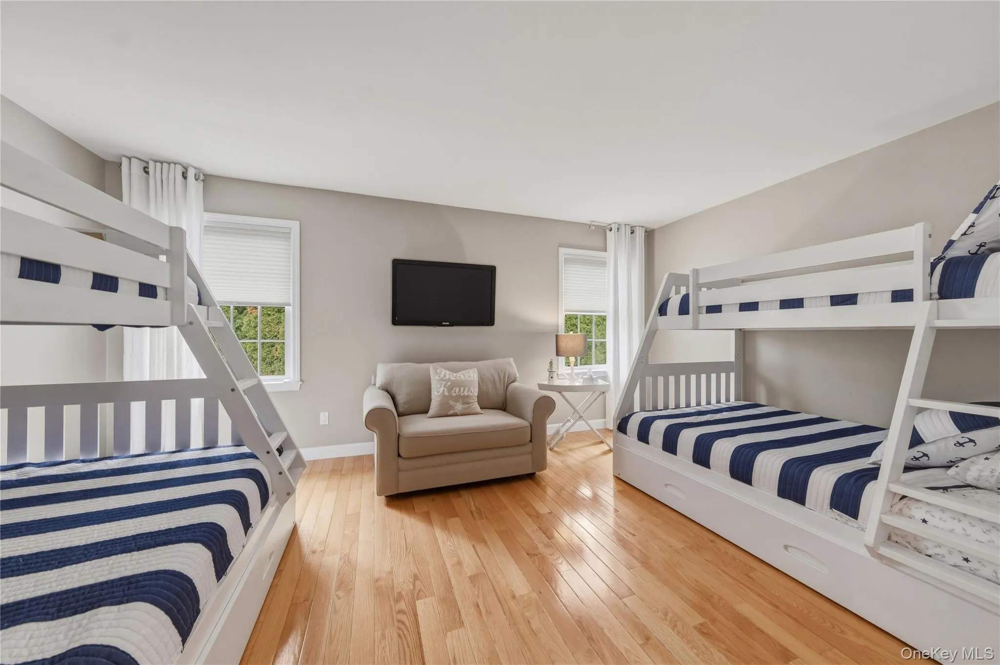 5 Juniper Lane, Southampton, NY, 4 Bedrooms Bedrooms, 14 Rooms Rooms,3 BathroomsBathrooms,Residential,For Rent,Juniper,0,1035054 5 Juniper Lane, Southampton, NY, 4 Bedrooms Bedrooms, 14 Rooms Rooms,3 BathroomsBathrooms,Residential,For Rent,Juniper,0,1035054