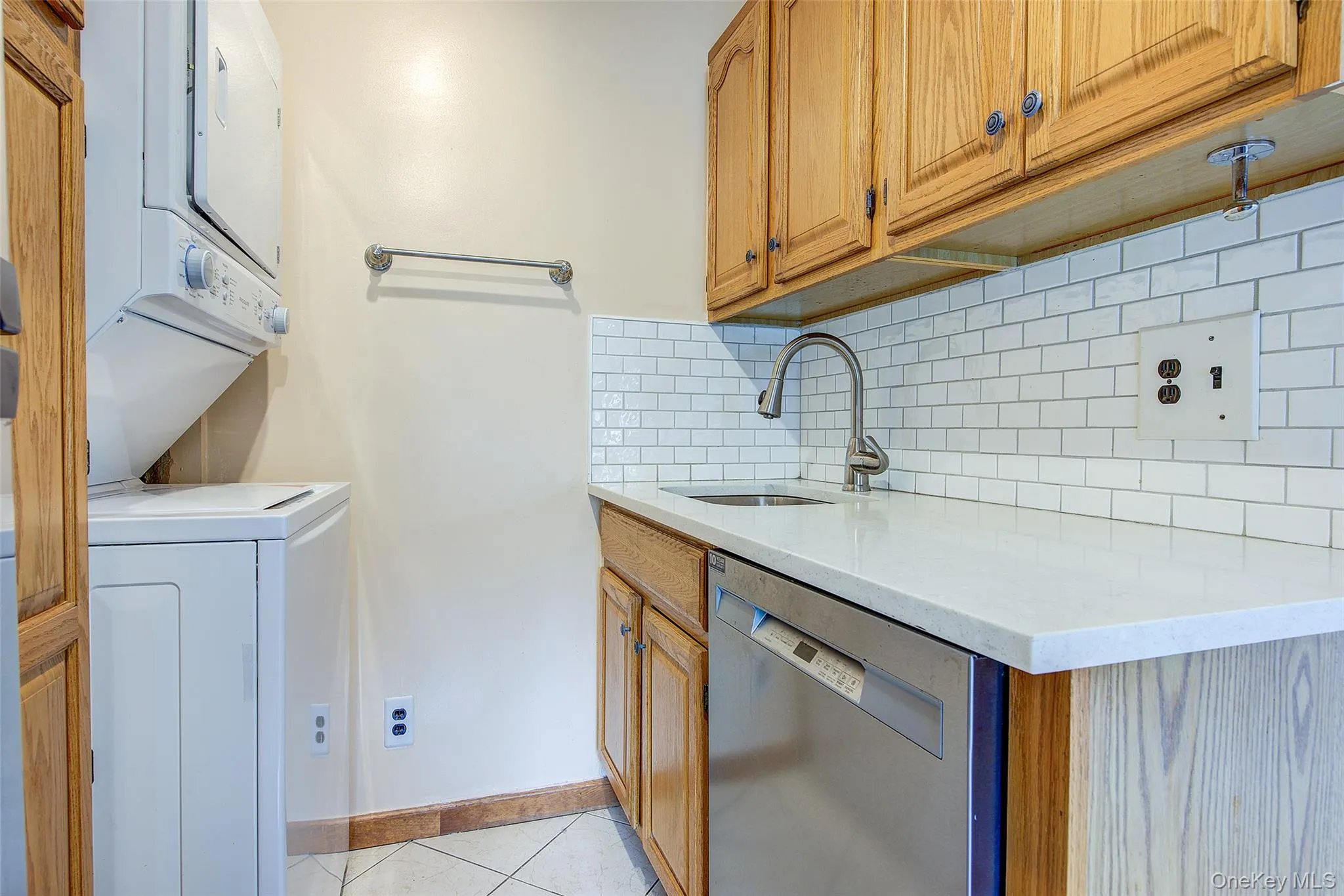 17-04 160th Street, New York, NY, 2 Bedrooms Bedrooms, 5 Rooms Rooms,1 BathroomBathrooms,Residential,For Rent,160th,0,1035055 17-04 160th Street, New York, NY, 2 Bedrooms Bedrooms, 5 Rooms Rooms,1 BathroomBathrooms,Residential,For Rent,160th,0,1035055