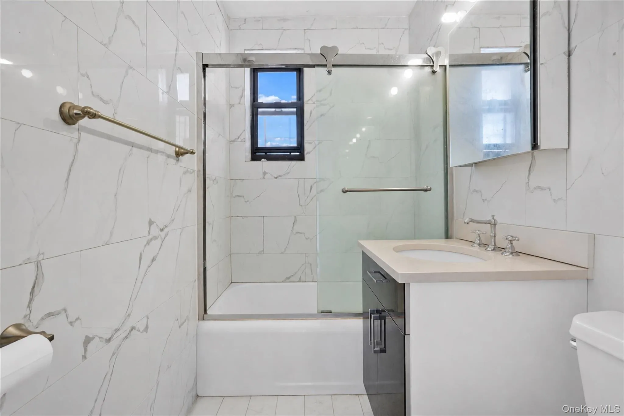 25-40 Union Street, New York, NY, 2 Bedrooms Bedrooms, 5 Rooms Rooms,1 BathroomBathrooms,Residential,For Rent,Union,0,1035061 25-40 Union Street, New York, NY, 2 Bedrooms Bedrooms, 5 Rooms Rooms,1 BathroomBathrooms,Residential,For Rent,Union,0,1035061
