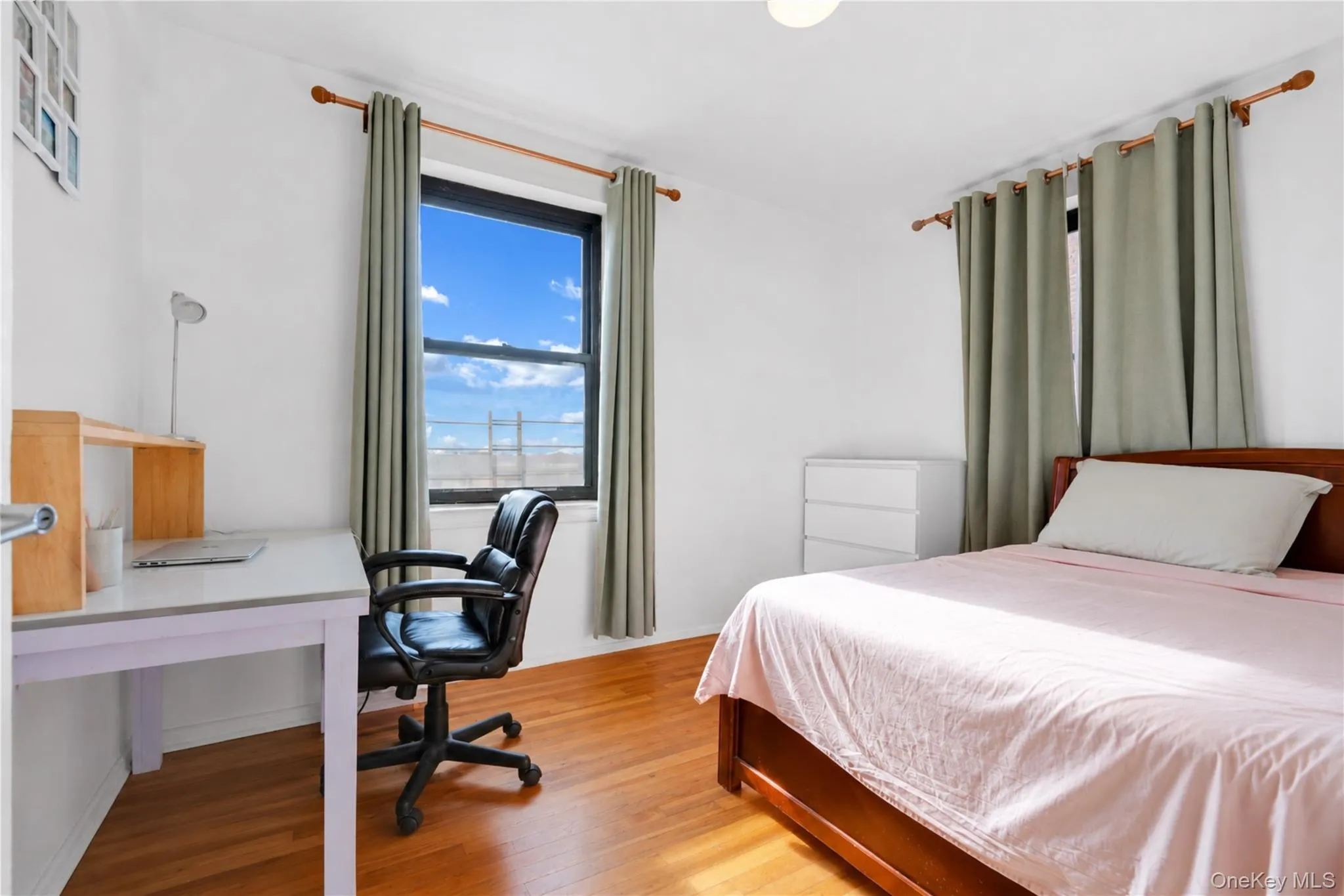 25-40 Union Street, New York, NY, 2 Bedrooms Bedrooms, 5 Rooms Rooms,1 BathroomBathrooms,Residential,For Rent,Union,0,1035061 25-40 Union Street, New York, NY, 2 Bedrooms Bedrooms, 5 Rooms Rooms,1 BathroomBathrooms,Residential,For Rent,Union,0,1035061