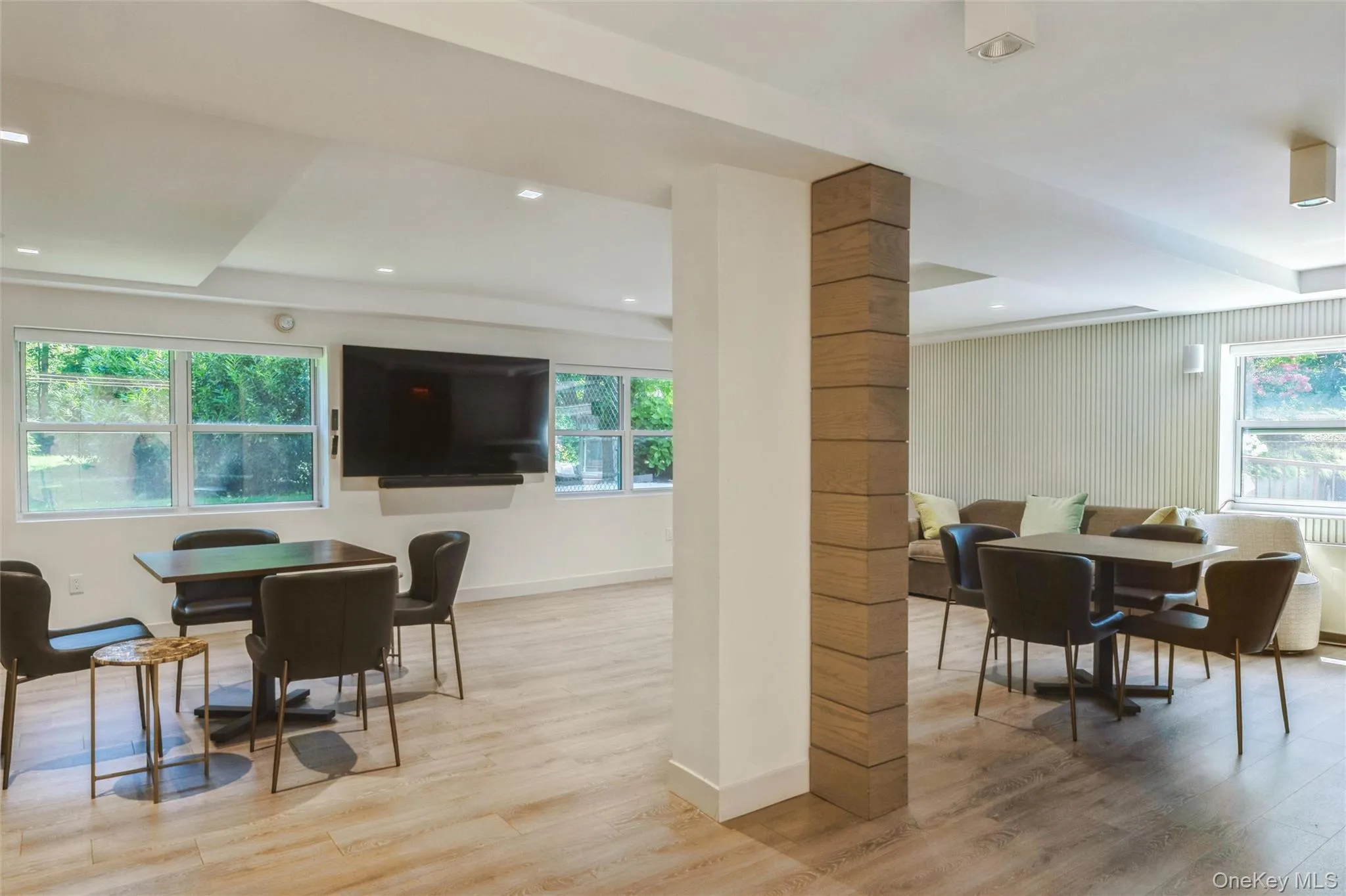 1 Kensington Gate, North Hempstead, NY, 1 Bedroom Bedrooms, 4 Rooms Rooms,1 BathroomBathrooms,Residential,For Rent,Kensington Gate,0,1035065 1 Kensington Gate, North Hempstead, NY, 1 Bedroom Bedrooms, 4 Rooms Rooms,1 BathroomBathrooms,Residential,For Rent,Kensington Gate,0,1035065