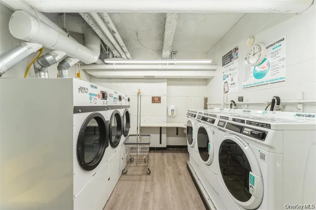 1 Kensington Gate, North Hempstead, NY, 1 Bedroom Bedrooms, 4 Rooms Rooms,1 BathroomBathrooms,Residential,For Rent,Kensington Gate,0,1035065 1 Kensington Gate, North Hempstead, NY, 1 Bedroom Bedrooms, 4 Rooms Rooms,1 BathroomBathrooms,Residential,For Rent,Kensington Gate,0,1035065