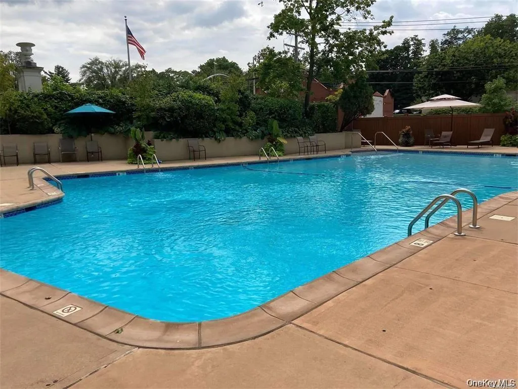 1 Kensington Gate, North Hempstead, NY, 1 Bedroom Bedrooms, 4 Rooms Rooms,1 BathroomBathrooms,Residential,For Rent,Kensington Gate,0,1035065 1 Kensington Gate, North Hempstead, NY, 1 Bedroom Bedrooms, 4 Rooms Rooms,1 BathroomBathrooms,Residential,For Rent,Kensington Gate,0,1035065