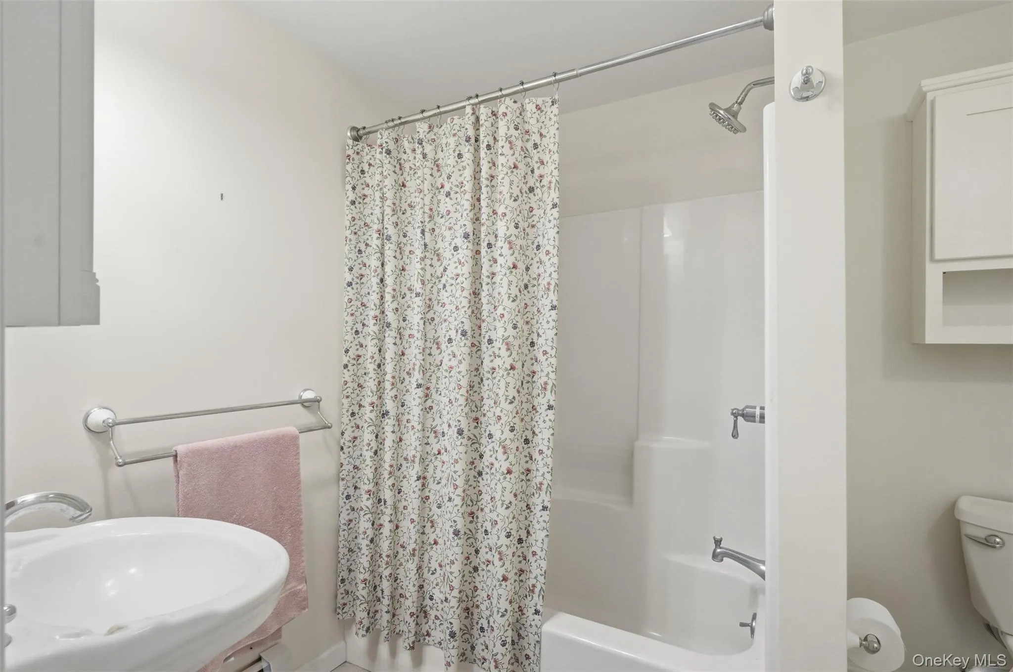 118 Ridge Drive, Mount Hope, NY, 4 Bedrooms Bedrooms, 13 Rooms Rooms,3 BathroomsBathrooms,Residential,For Rent,Ridge,0,1035070 118 Ridge Drive, Mount Hope, NY, 4 Bedrooms Bedrooms, 13 Rooms Rooms,3 BathroomsBathrooms,Residential,For Rent,Ridge,0,1035070
