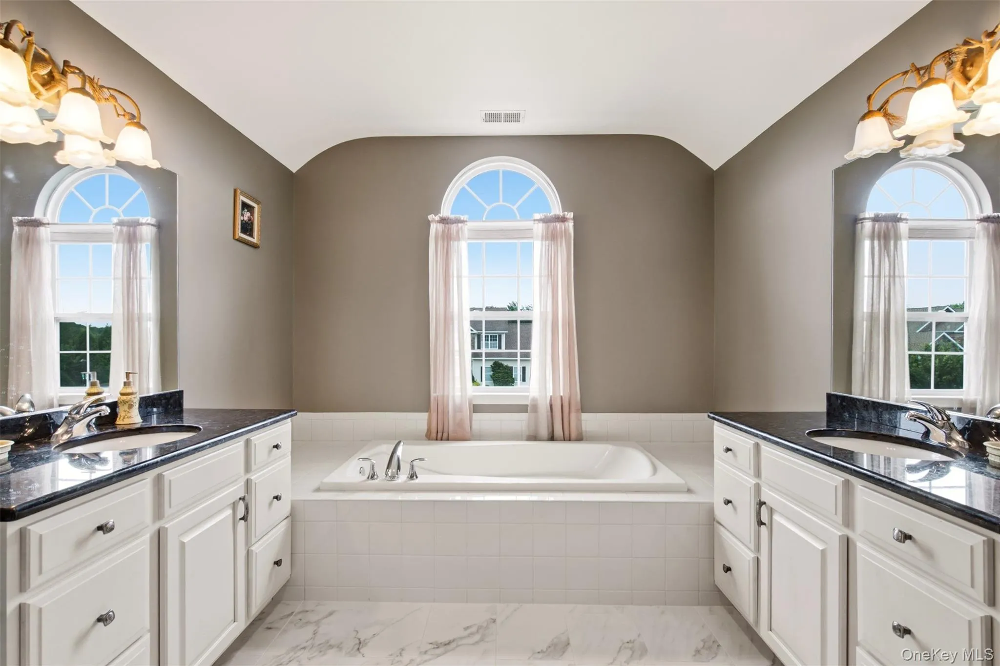 2 Sherwood Drive, Brookhaven, NY, 5 Bedrooms Bedrooms, 9 Rooms Rooms,3 BathroomsBathrooms,Residential,For Rent,Sherwood,0,1035071 2 Sherwood Drive, Brookhaven, NY, 5 Bedrooms Bedrooms, 9 Rooms Rooms,3 BathroomsBathrooms,Residential,For Rent,Sherwood,0,1035071