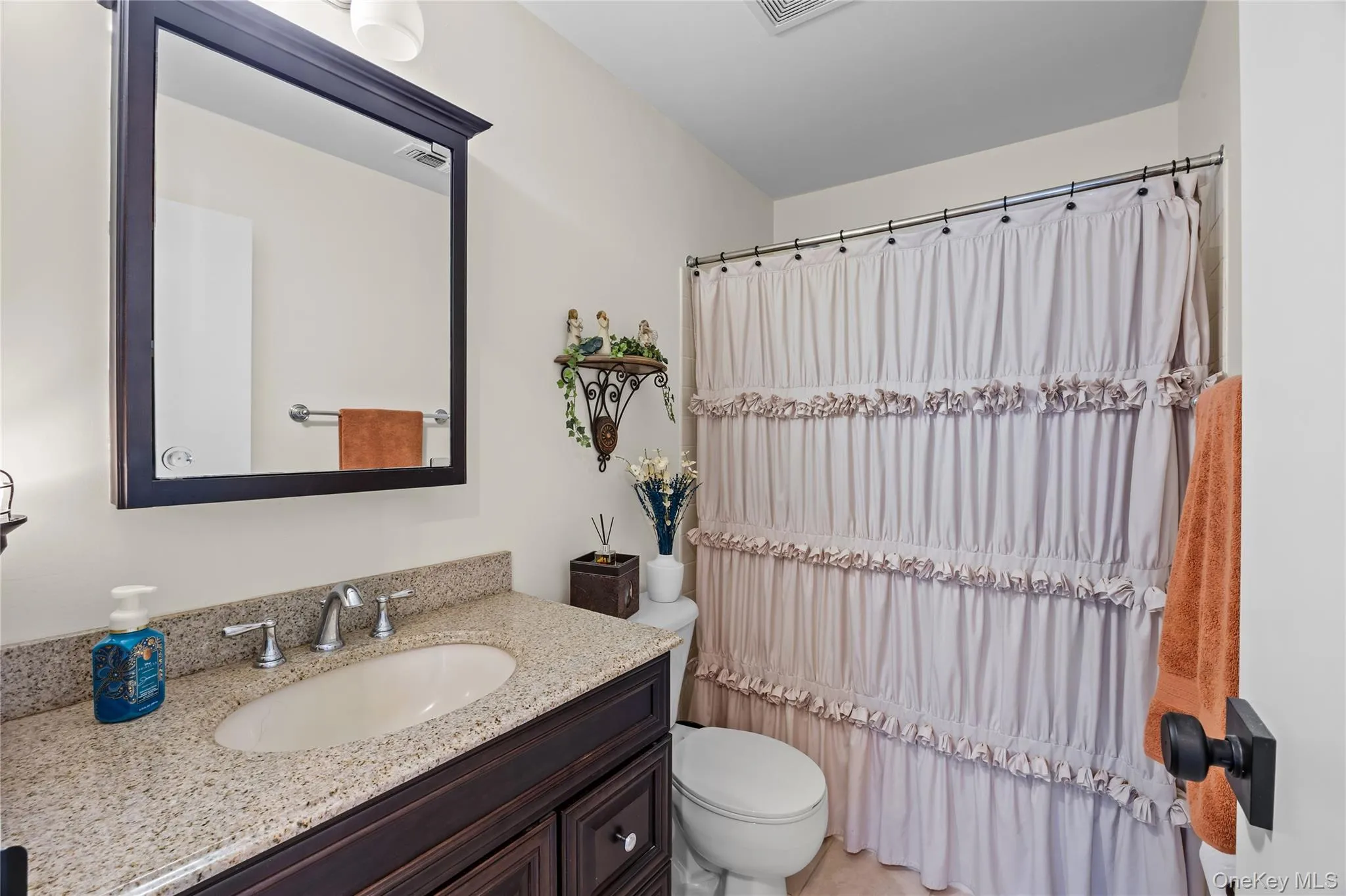 416 Lindsay Lane, Brookhaven, NY, 2 Bedrooms Bedrooms, 5 Rooms Rooms,2 BathroomsBathrooms,Residential,For Rent,Lindsay,0,1035076 416 Lindsay Lane, Brookhaven, NY, 2 Bedrooms Bedrooms, 5 Rooms Rooms,2 BathroomsBathrooms,Residential,For Rent,Lindsay,0,1035076