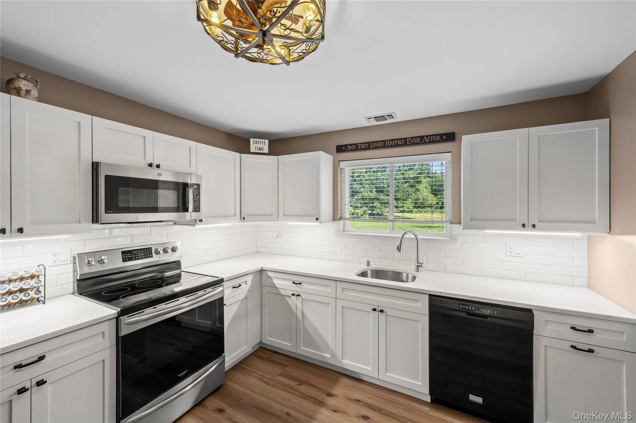 416 Lindsay Lane, Brookhaven, NY, 2 Bedrooms Bedrooms, 5 Rooms Rooms,2 BathroomsBathrooms,Residential,For Rent,Lindsay,0,1035076 416 Lindsay Lane, Brookhaven, NY, 2 Bedrooms Bedrooms, 5 Rooms Rooms,2 BathroomsBathrooms,Residential,For Rent,Lindsay,0,1035076