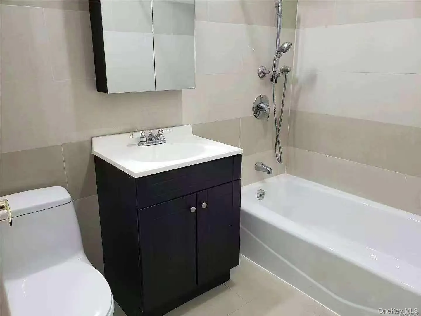 36-41 169th Street, New York, NY, 2 Bedrooms Bedrooms, 5 Rooms Rooms,2 BathroomsBathrooms,Residential,For Rent,169th,0,1035079 36-41 169th Street, New York, NY, 2 Bedrooms Bedrooms, 5 Rooms Rooms,2 BathroomsBathrooms,Residential,For Rent,169th,0,1035079