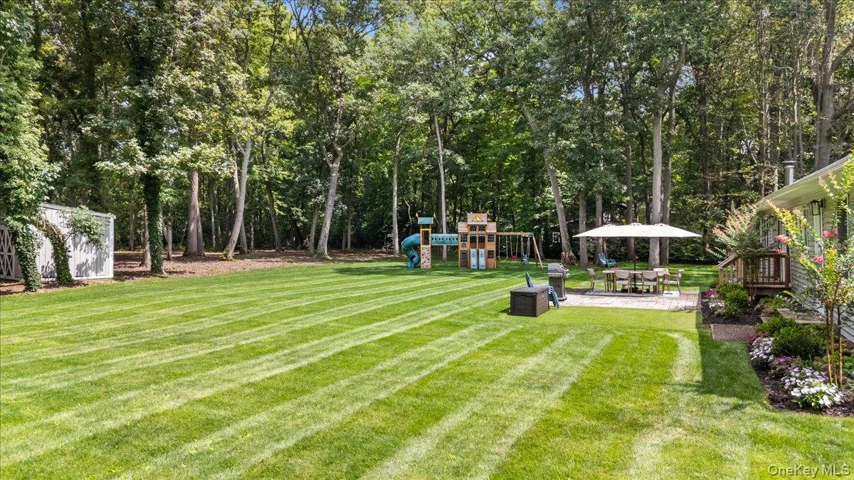 23 Overlook Drive, Oyster Bay, NY, 4 Bedrooms Bedrooms, 8 Rooms Rooms,2 BathroomsBathrooms,Residential,For Rent,Overlook,0,1035088 23 Overlook Drive, Oyster Bay, NY, 4 Bedrooms Bedrooms, 8 Rooms Rooms,2 BathroomsBathrooms,Residential,For Rent,Overlook,0,1035088