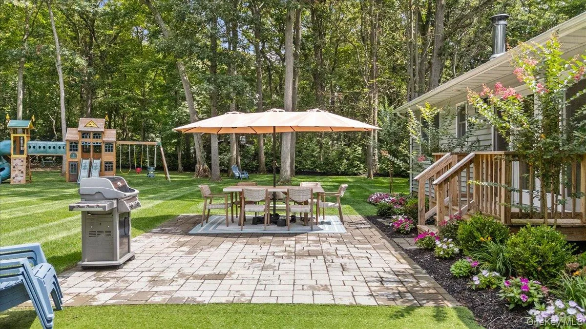 23 Overlook Drive, Oyster Bay, NY, 4 Bedrooms Bedrooms, 8 Rooms Rooms,2 BathroomsBathrooms,Residential,For Rent,Overlook,0,1035088 23 Overlook Drive, Oyster Bay, NY, 4 Bedrooms Bedrooms, 8 Rooms Rooms,2 BathroomsBathrooms,Residential,For Rent,Overlook,0,1035088