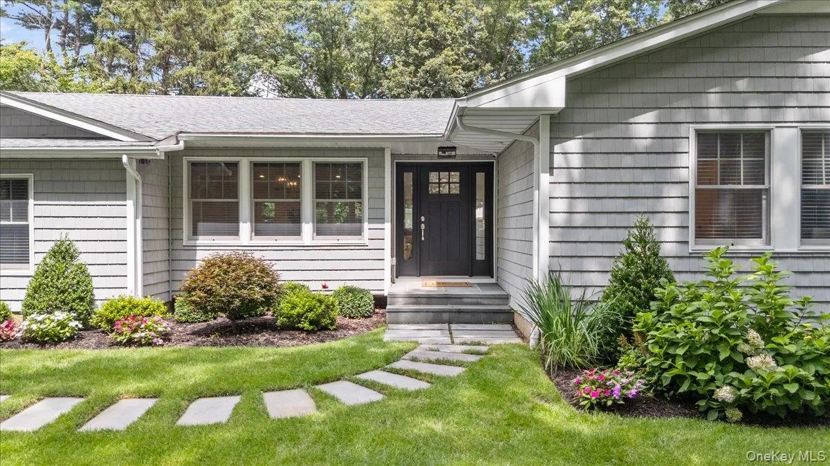 23 Overlook Drive, Oyster Bay, NY, 4 Bedrooms Bedrooms, 8 Rooms Rooms,2 BathroomsBathrooms,Residential,For Rent,Overlook,0,1035088 23 Overlook Drive, Oyster Bay, NY, 4 Bedrooms Bedrooms, 8 Rooms Rooms,2 BathroomsBathrooms,Residential,For Rent,Overlook,0,1035088