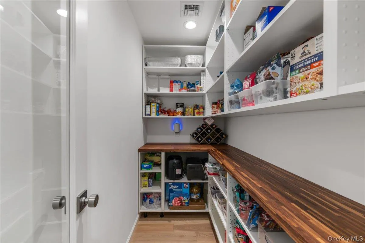 23 Overlook Drive, Oyster Bay, NY, 4 Bedrooms Bedrooms, 8 Rooms Rooms,2 BathroomsBathrooms,Residential,For Rent,Overlook,0,1035088 23 Overlook Drive, Oyster Bay, NY, 4 Bedrooms Bedrooms, 8 Rooms Rooms,2 BathroomsBathrooms,Residential,For Rent,Overlook,0,1035088