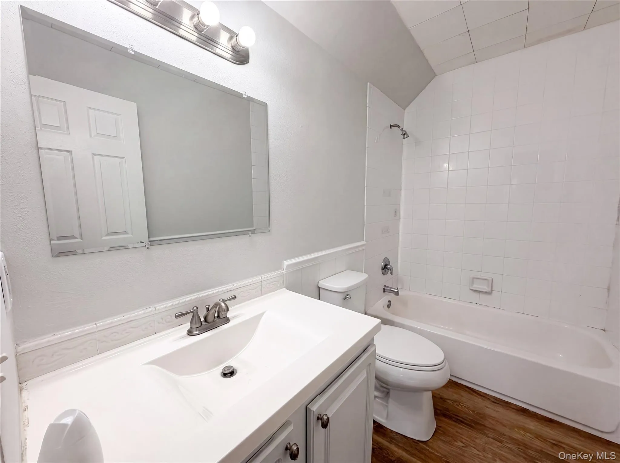 166 Moriches Avenue, Brookhaven, NY, 3 Bedrooms Bedrooms, 25 Rooms Rooms,2 BathroomsBathrooms,Residential,For Rent,Moriches,0,1035096 166 Moriches Avenue, Brookhaven, NY, 3 Bedrooms Bedrooms, 25 Rooms Rooms,2 BathroomsBathrooms,Residential,For Rent,Moriches,0,1035096
