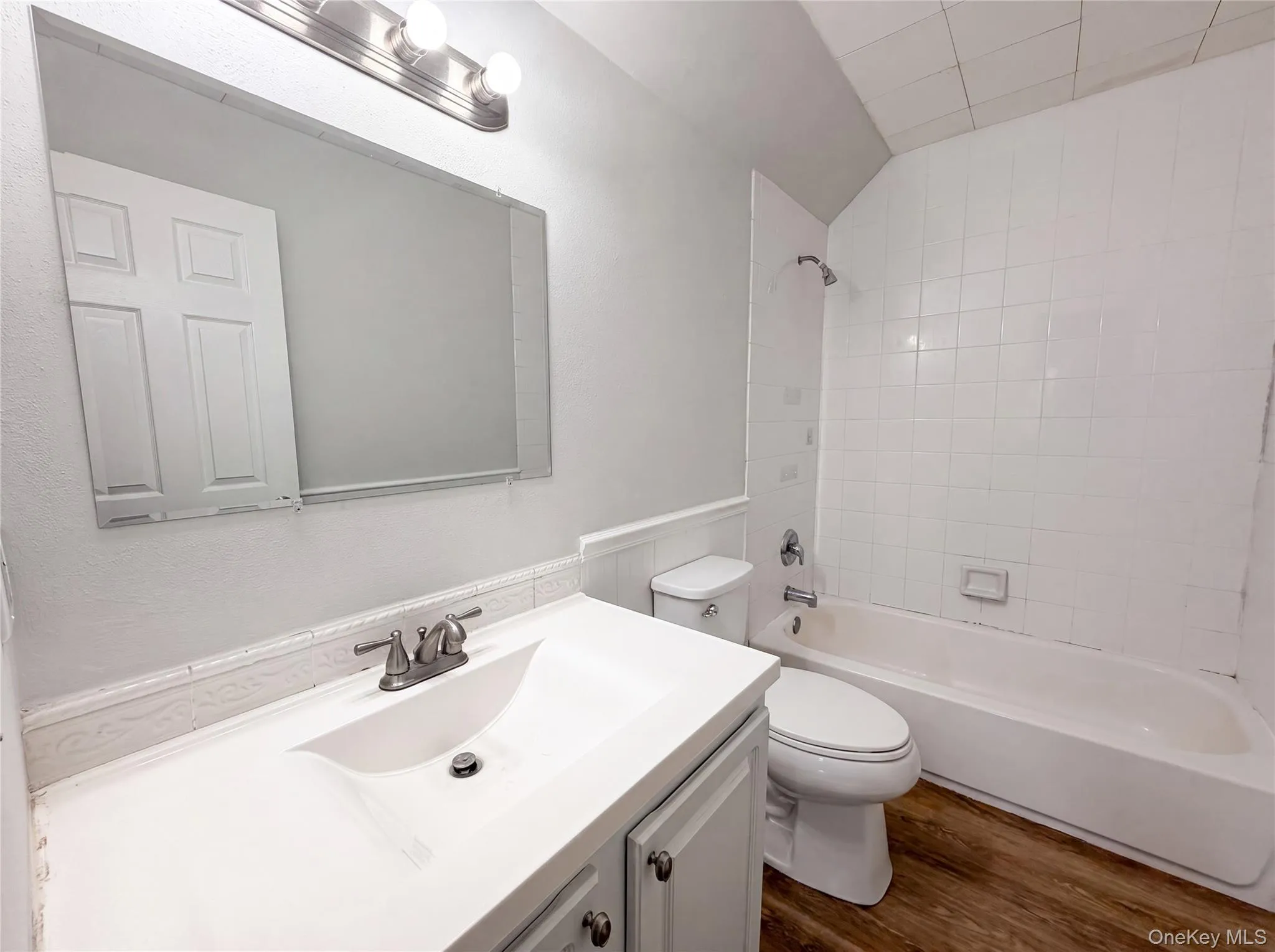 166 Moriches Avenue, Brookhaven, NY, 3 Bedrooms Bedrooms, 25 Rooms Rooms,2 BathroomsBathrooms,Residential,For Rent,Moriches,0,1035096 166 Moriches Avenue, Brookhaven, NY, 3 Bedrooms Bedrooms, 25 Rooms Rooms,2 BathroomsBathrooms,Residential,For Rent,Moriches,0,1035096