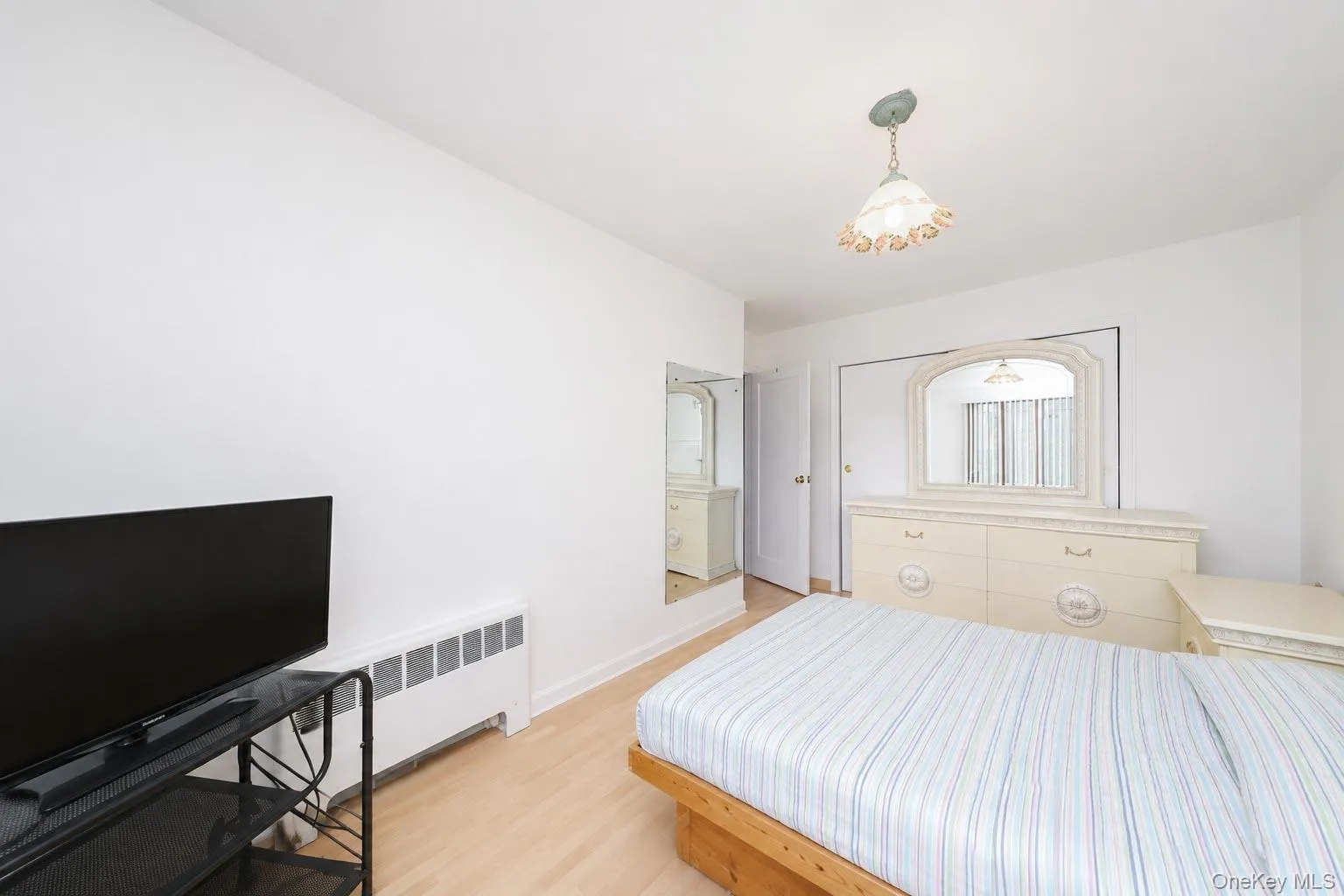 63-16 76th Street, New York, NY, 3 Bedrooms Bedrooms, 6 Rooms Rooms,1 BathroomBathrooms,Residential,For Rent,76th,0,1035097 63-16 76th Street, New York, NY, 3 Bedrooms Bedrooms, 6 Rooms Rooms,1 BathroomBathrooms,Residential,For Rent,76th,0,1035097