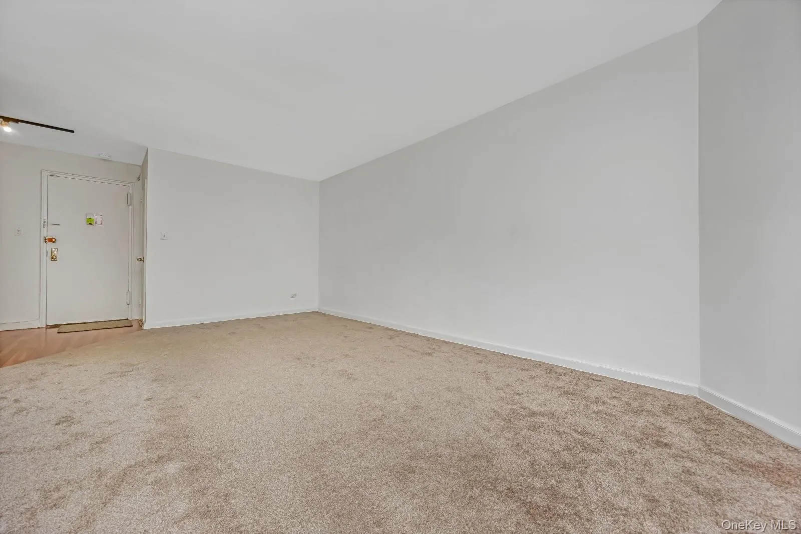 90-11 35th Avenue, New York, NY, 1 Bedroom Bedrooms, 4 Rooms Rooms,1 BathroomBathrooms,Residential,For Rent,35th,0,1035099 90-11 35th Avenue, New York, NY, 1 Bedroom Bedrooms, 4 Rooms Rooms,1 BathroomBathrooms,Residential,For Rent,35th,0,1035099