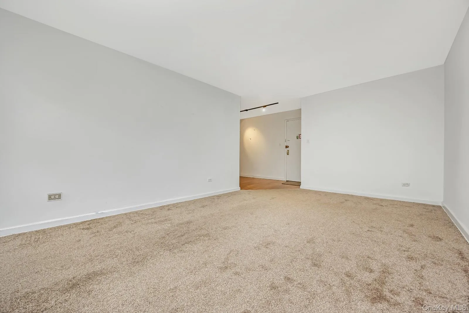 90-11 35th Avenue, New York, NY, 1 Bedroom Bedrooms, 4 Rooms Rooms,1 BathroomBathrooms,Residential,For Rent,35th,0,1035099 90-11 35th Avenue, New York, NY, 1 Bedroom Bedrooms, 4 Rooms Rooms,1 BathroomBathrooms,Residential,For Rent,35th,0,1035099