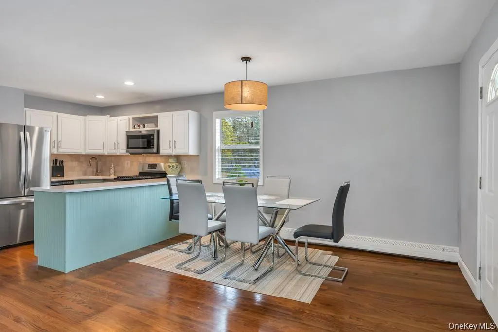 43 Comus Road, Brookhaven, NY, 3 Bedrooms Bedrooms, 5 Rooms Rooms,2 BathroomsBathrooms,Residential,For Rent,Comus,0,1035100 43 Comus Road, Brookhaven, NY, 3 Bedrooms Bedrooms, 5 Rooms Rooms,2 BathroomsBathrooms,Residential,For Rent,Comus,0,1035100