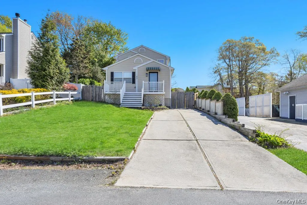 43 Comus Road, Brookhaven, NY, 3 Bedrooms Bedrooms, 5 Rooms Rooms,2 BathroomsBathrooms,Residential,For Rent,Comus,0,1035100 43 Comus Road, Brookhaven, NY, 3 Bedrooms Bedrooms, 5 Rooms Rooms,2 BathroomsBathrooms,Residential,For Rent,Comus,0,1035100