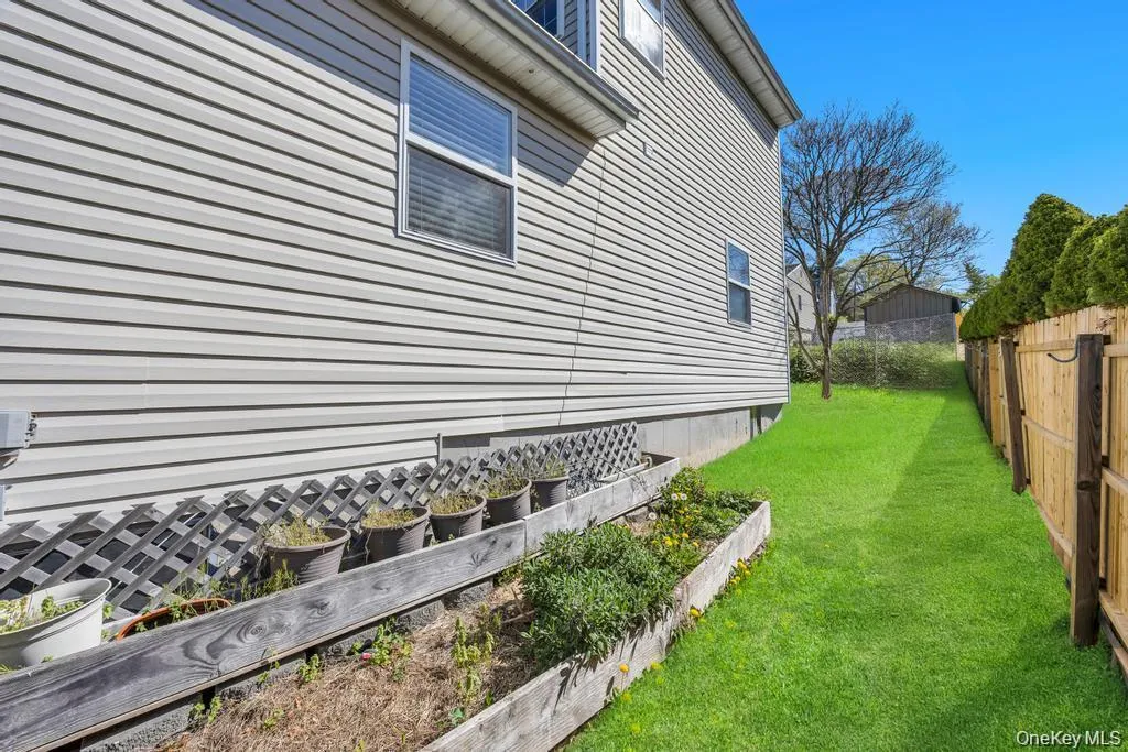 43 Comus Road, Brookhaven, NY, 3 Bedrooms Bedrooms, 5 Rooms Rooms,2 BathroomsBathrooms,Residential,For Rent,Comus,0,1035100 43 Comus Road, Brookhaven, NY, 3 Bedrooms Bedrooms, 5 Rooms Rooms,2 BathroomsBathrooms,Residential,For Rent,Comus,0,1035100