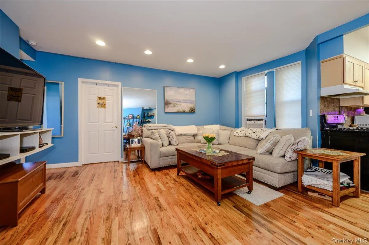 25 Broadway, Long Beach, NY, 2 Bedrooms Bedrooms, 5 Rooms Rooms,1 BathroomBathrooms,Residential,For Rent,Broadway,0,1035101 25 Broadway, Long Beach, NY, 2 Bedrooms Bedrooms, 5 Rooms Rooms,1 BathroomBathrooms,Residential,For Rent,Broadway,0,1035101