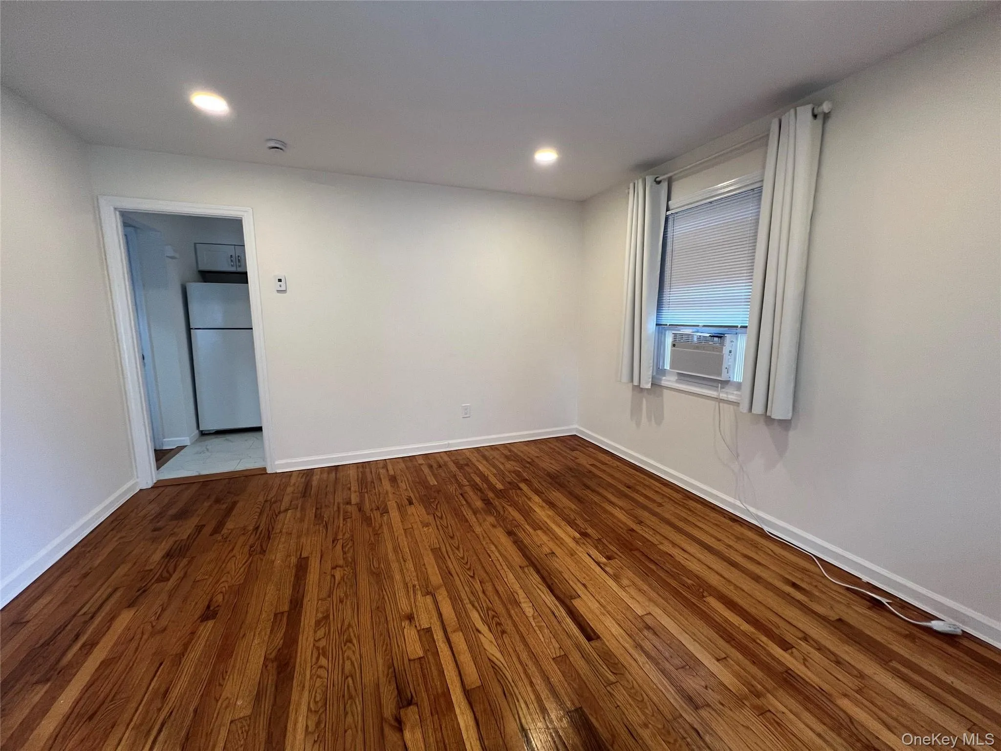 40 Firwood Road, North Hempstead, NY, 1 Bedroom Bedrooms, 3 Rooms Rooms,1 BathroomBathrooms,Residential Lease,For Rent,Firwood,0,1035105 40 Firwood Road, North Hempstead, NY, 1 Bedroom Bedrooms, 3 Rooms Rooms,1 BathroomBathrooms,Residential Lease,For Rent,Firwood,0,1035105