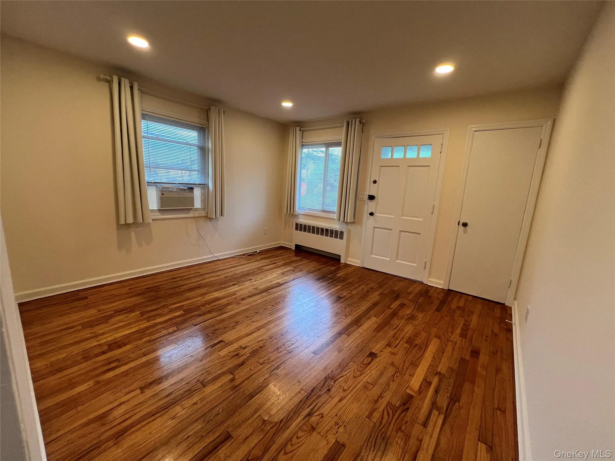 40 Firwood Road, North Hempstead, NY, 1 Bedroom Bedrooms, 3 Rooms Rooms,1 BathroomBathrooms,Residential Lease,For Rent,Firwood,0,1035105 40 Firwood Road, North Hempstead, NY, 1 Bedroom Bedrooms, 3 Rooms Rooms,1 BathroomBathrooms,Residential Lease,For Rent,Firwood,0,1035105