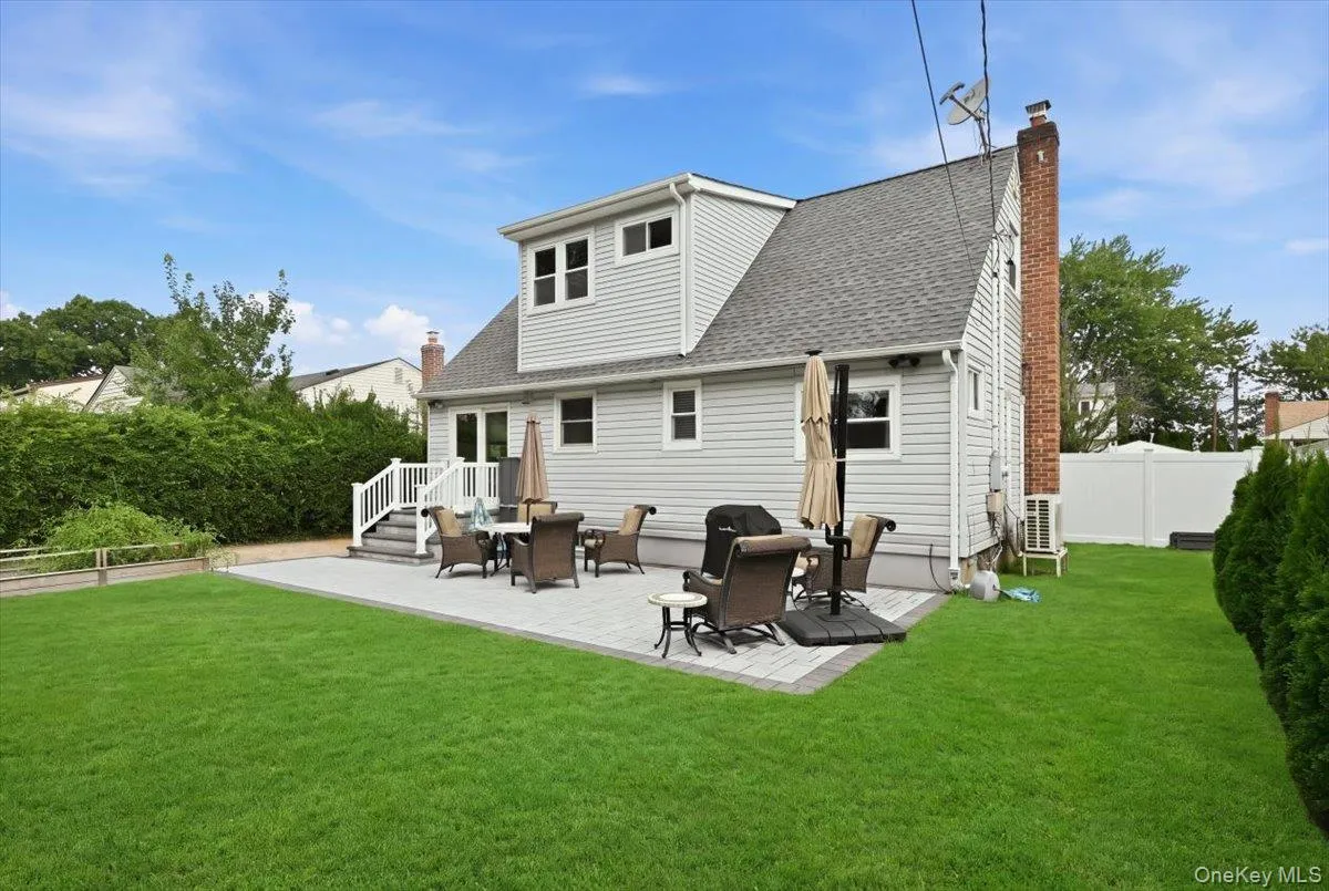 4064 Robert Place, Oyster Bay, NY, 4 Bedrooms Bedrooms, 8 Rooms Rooms,2 BathroomsBathrooms,Residential,For Rent,Robert,0,1035115 4064 Robert Place, Oyster Bay, NY, 4 Bedrooms Bedrooms, 8 Rooms Rooms,2 BathroomsBathrooms,Residential,For Rent,Robert,0,1035115